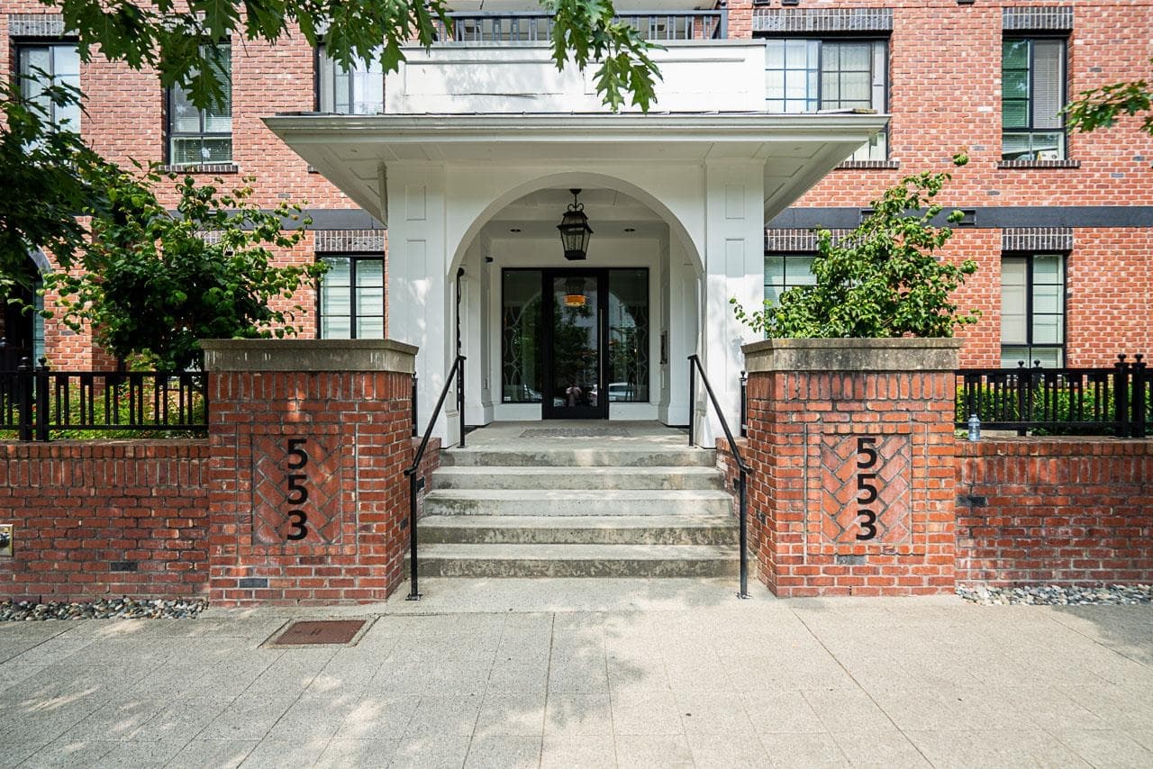 313 - 553 Foster Avenue, Coquitlam, V3J 0B5 — photo 3