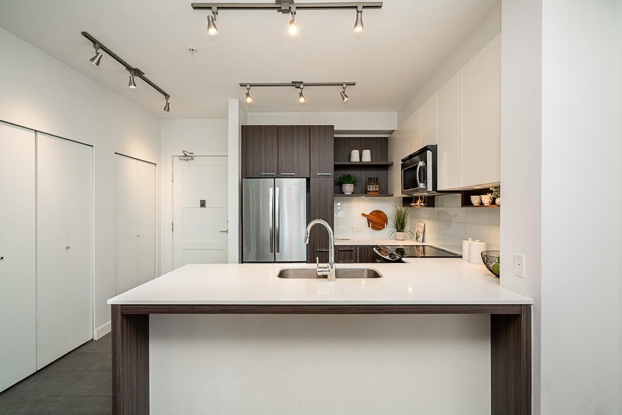 313 - 553 Foster Avenue, Coquitlam, V3J 0B5 — photo 5