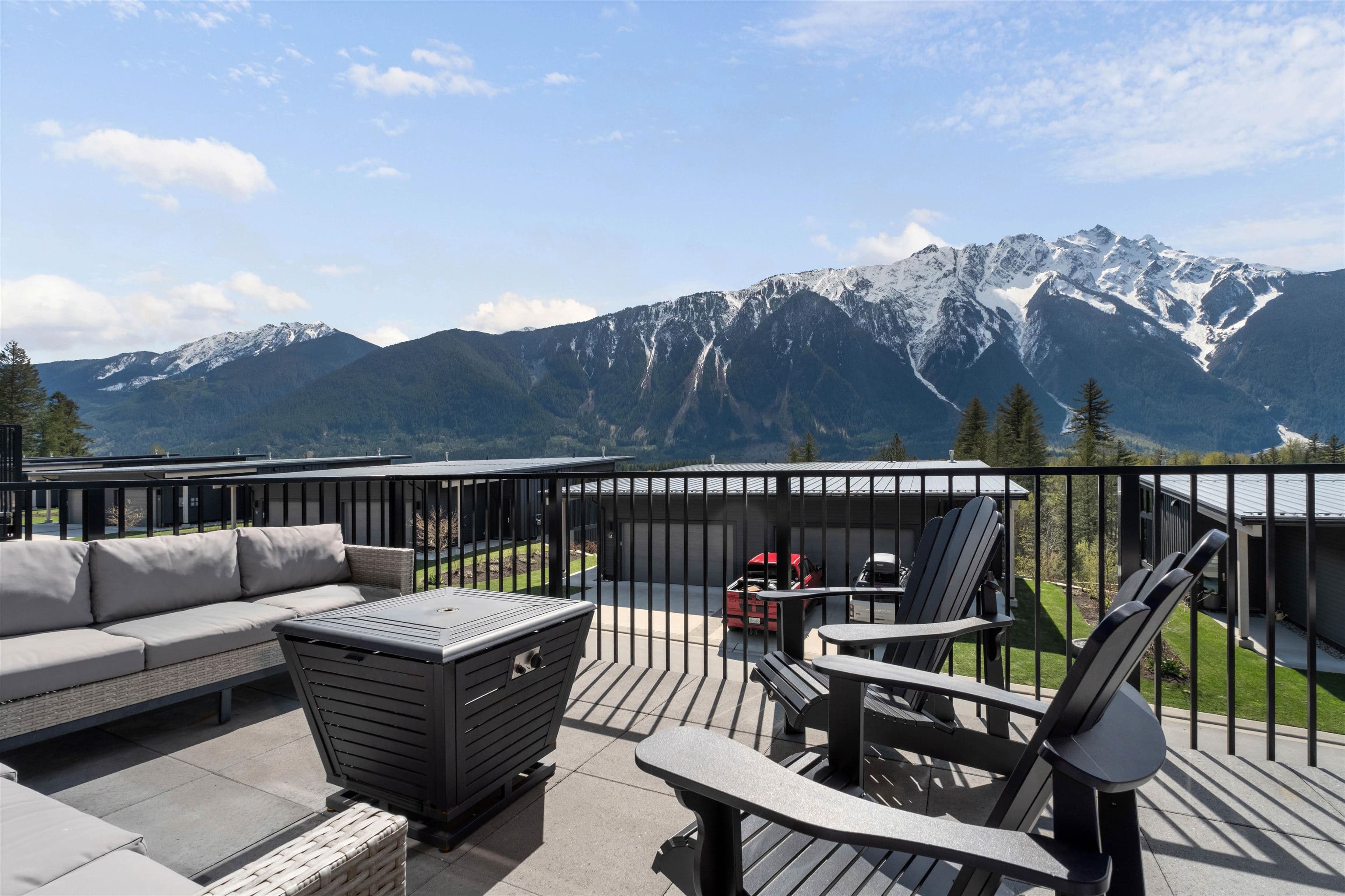41 - 4000 Sunstone Way, Pemberton