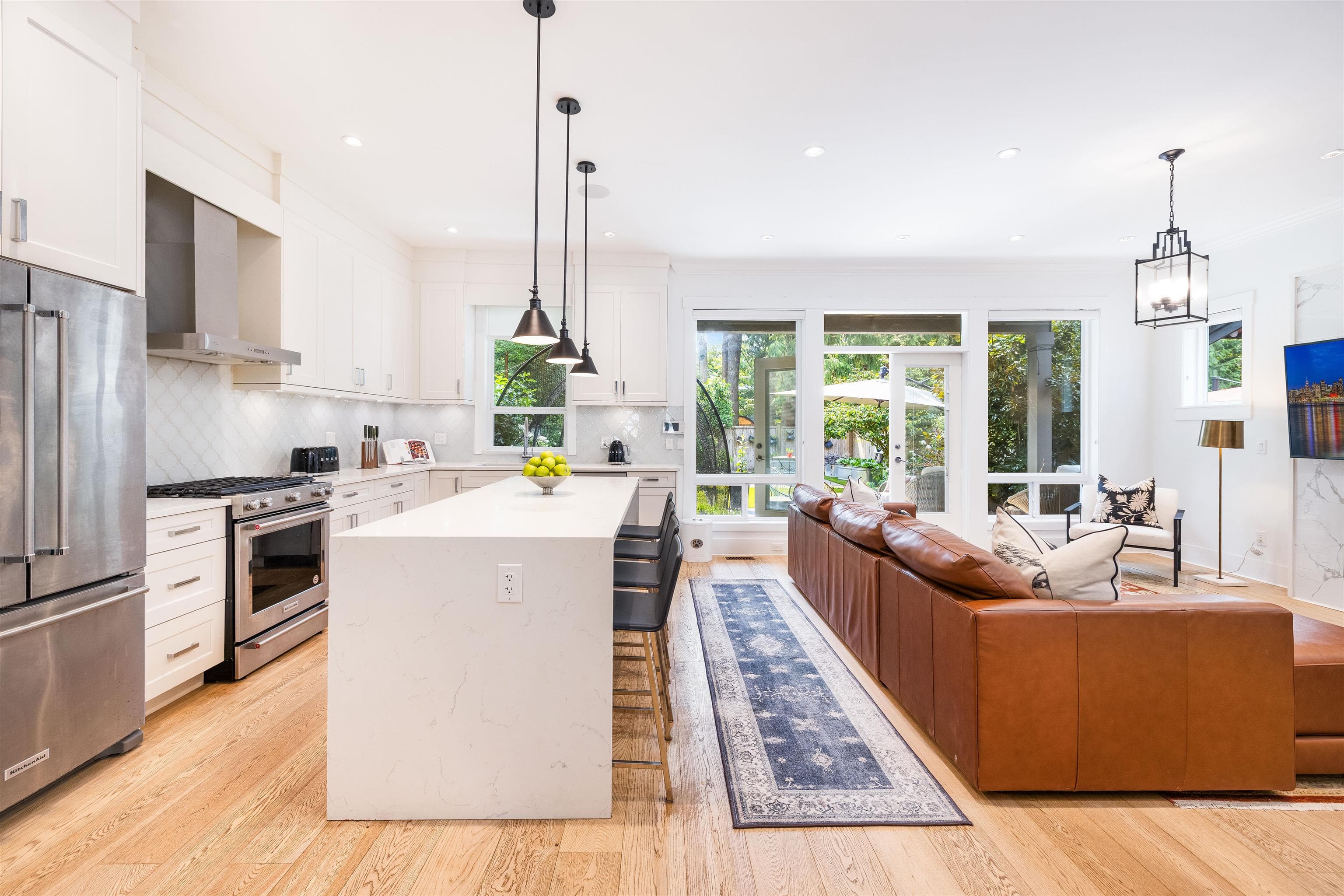 1585 Draycott Road, North Vancouver, V7J 1W3 — photo 2