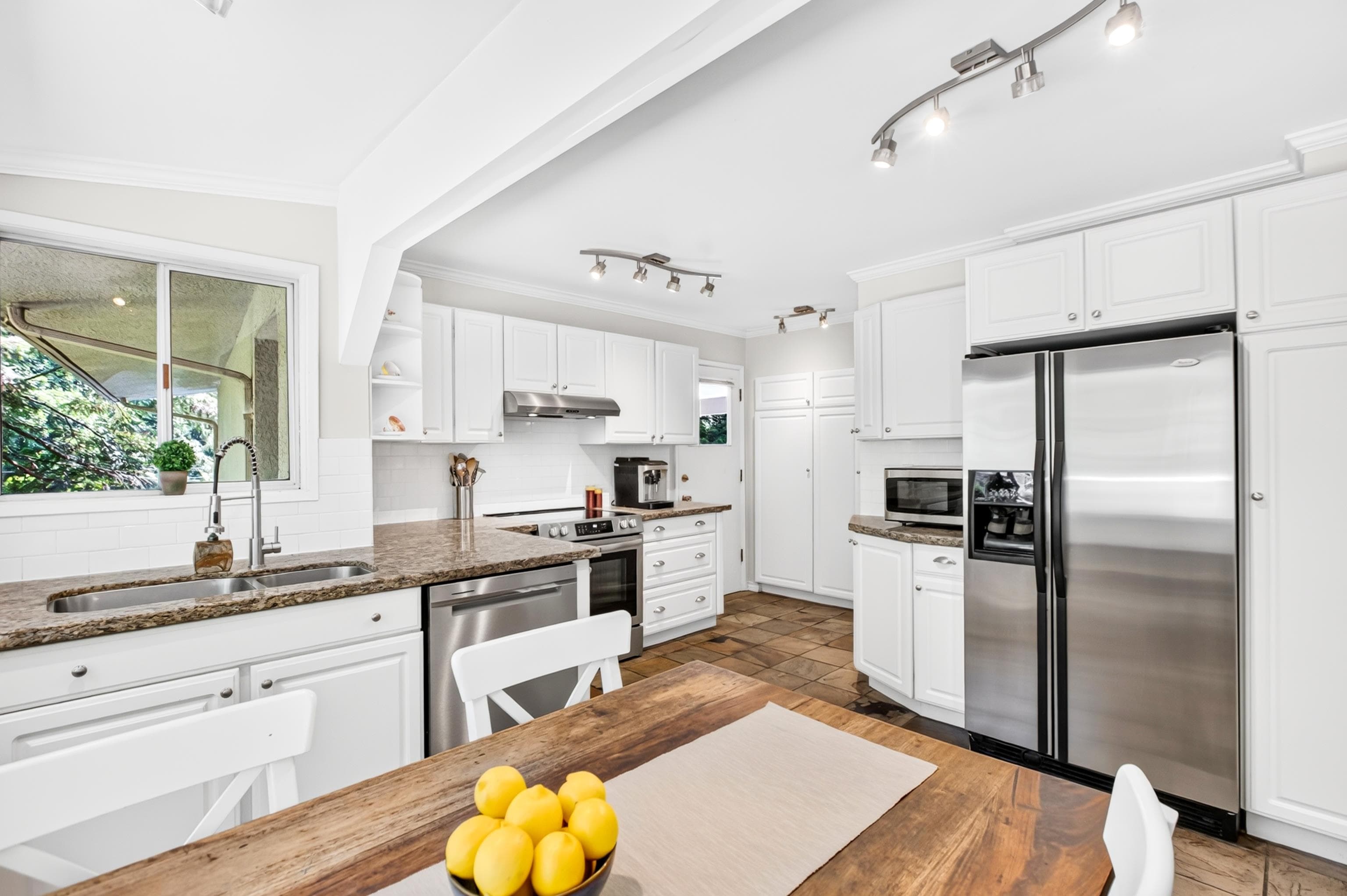 990 Jarvis Street, Coquitlam, V3J 5A1 — photo 5