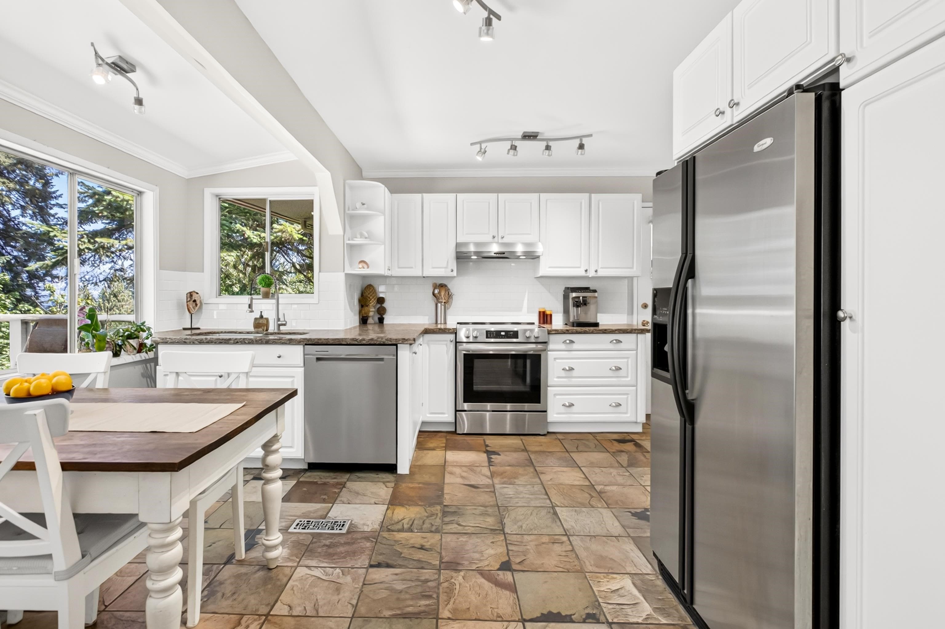 990 Jarvis Street, Coquitlam, V3J 5A1 — photo 4