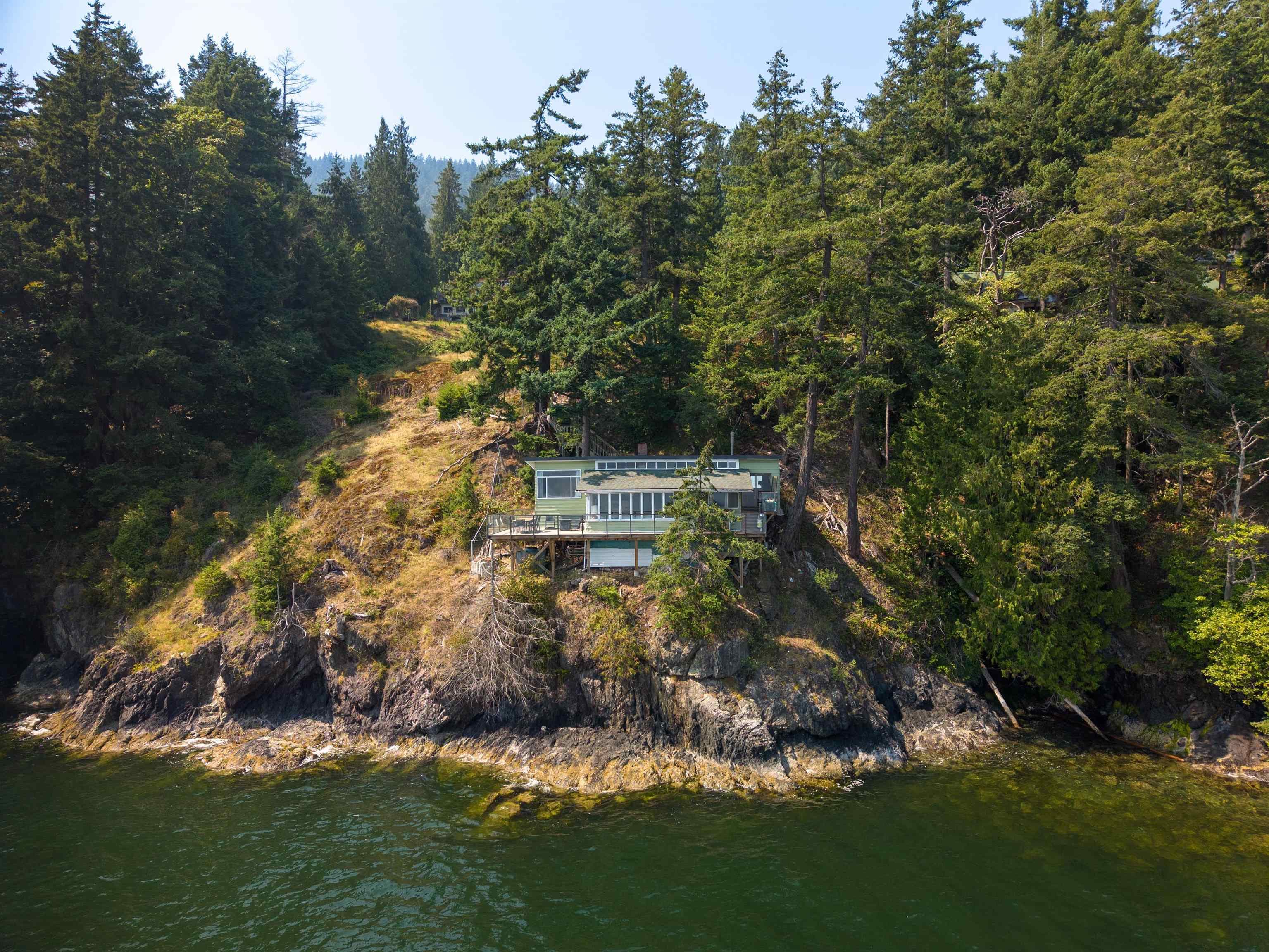 867 Hummingbird Lane, Bowen Island, V0N 1G1 — photo 2