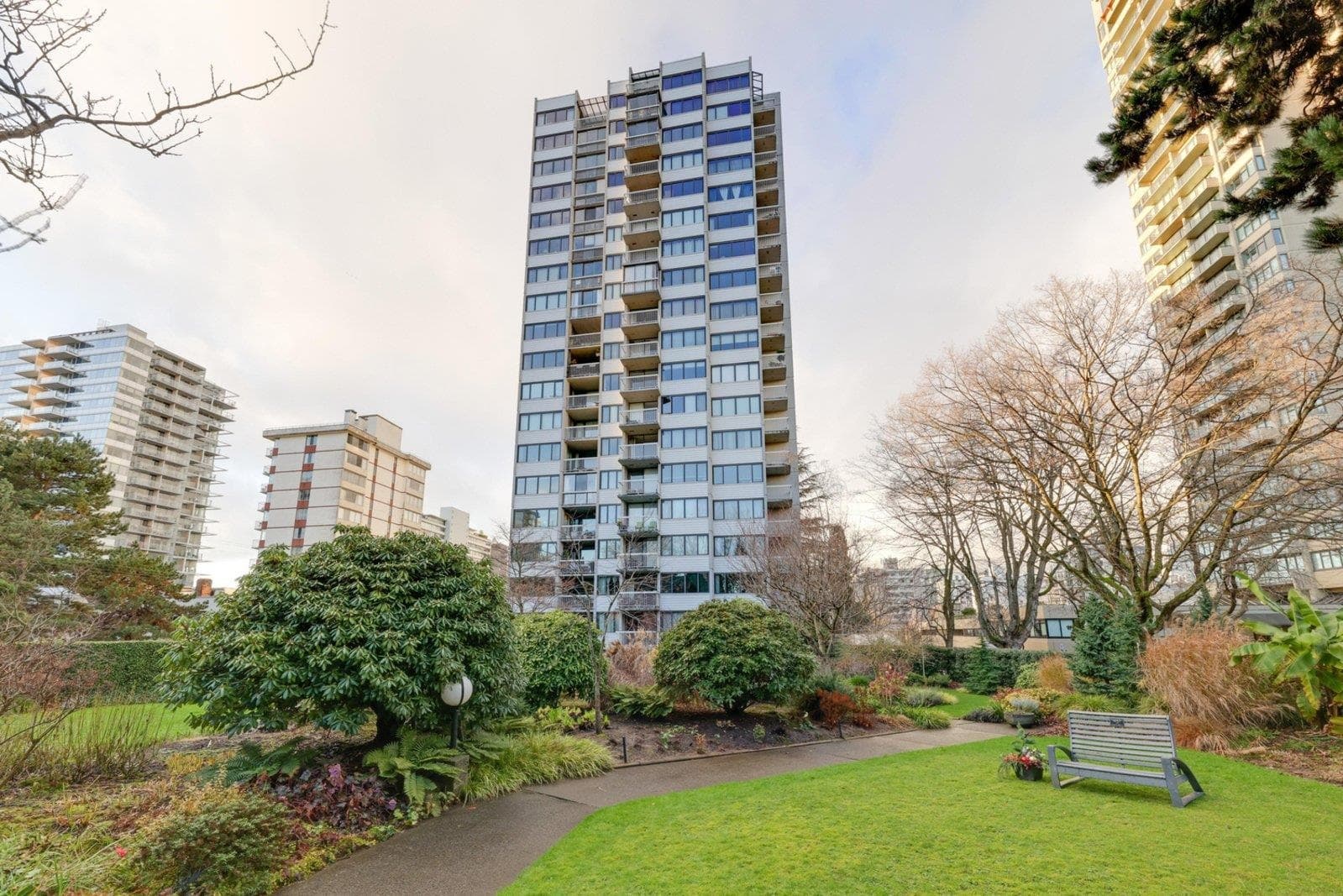 606 - 1740 Comox Street, Vancouver, V6G 2Z1 — photo 1