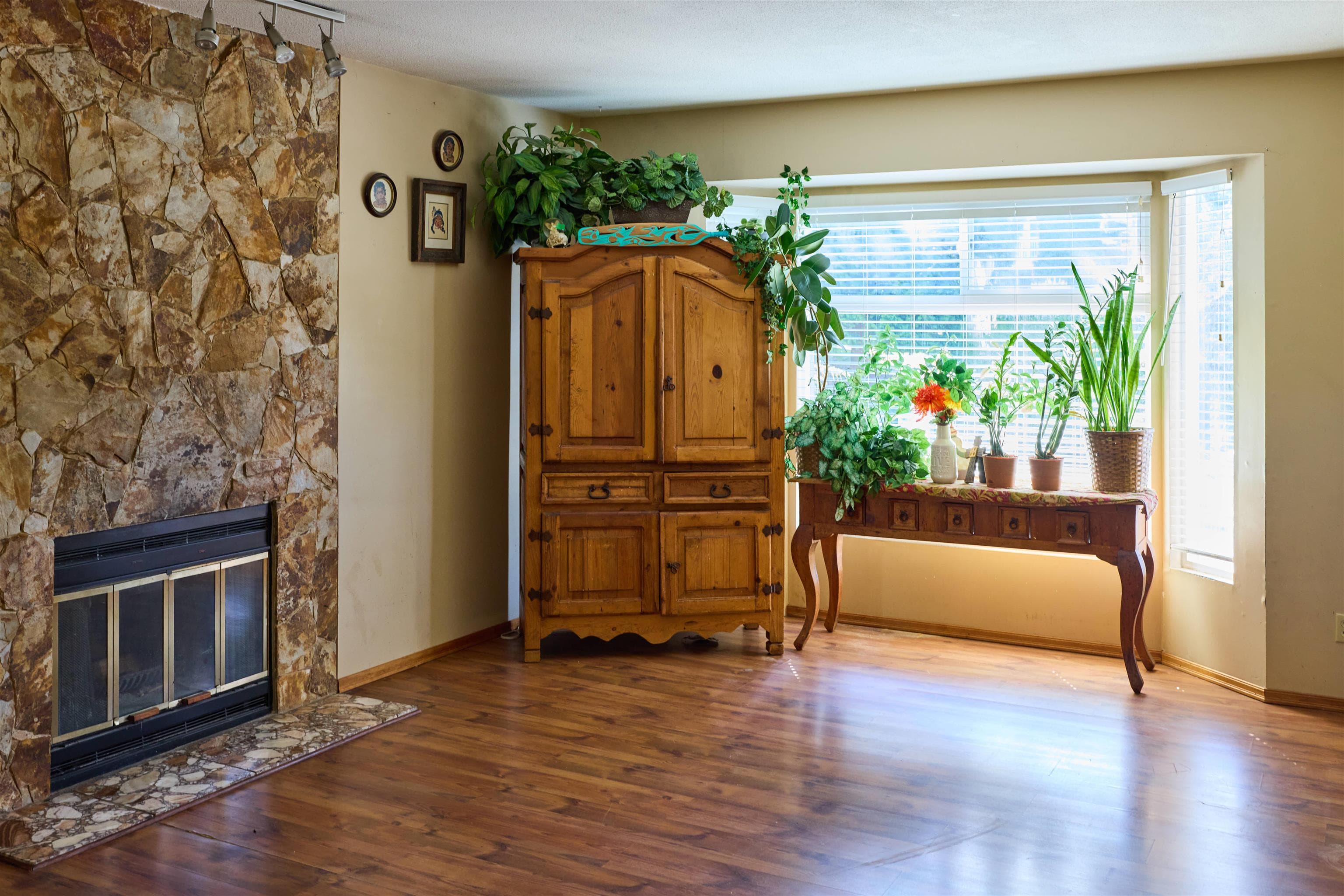 1183 Falcon Drive, Coquitlam, V3E 2C2 — photo 3
