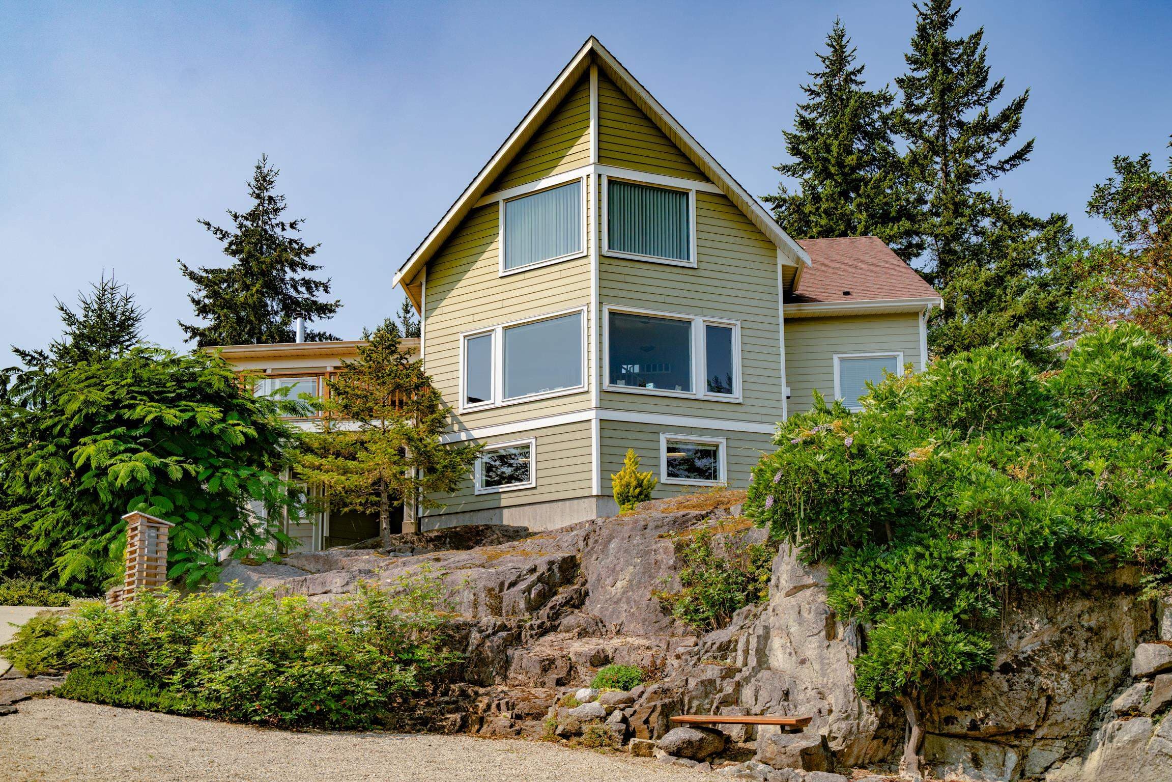 5575 Curran Road, Halfmoon Bay