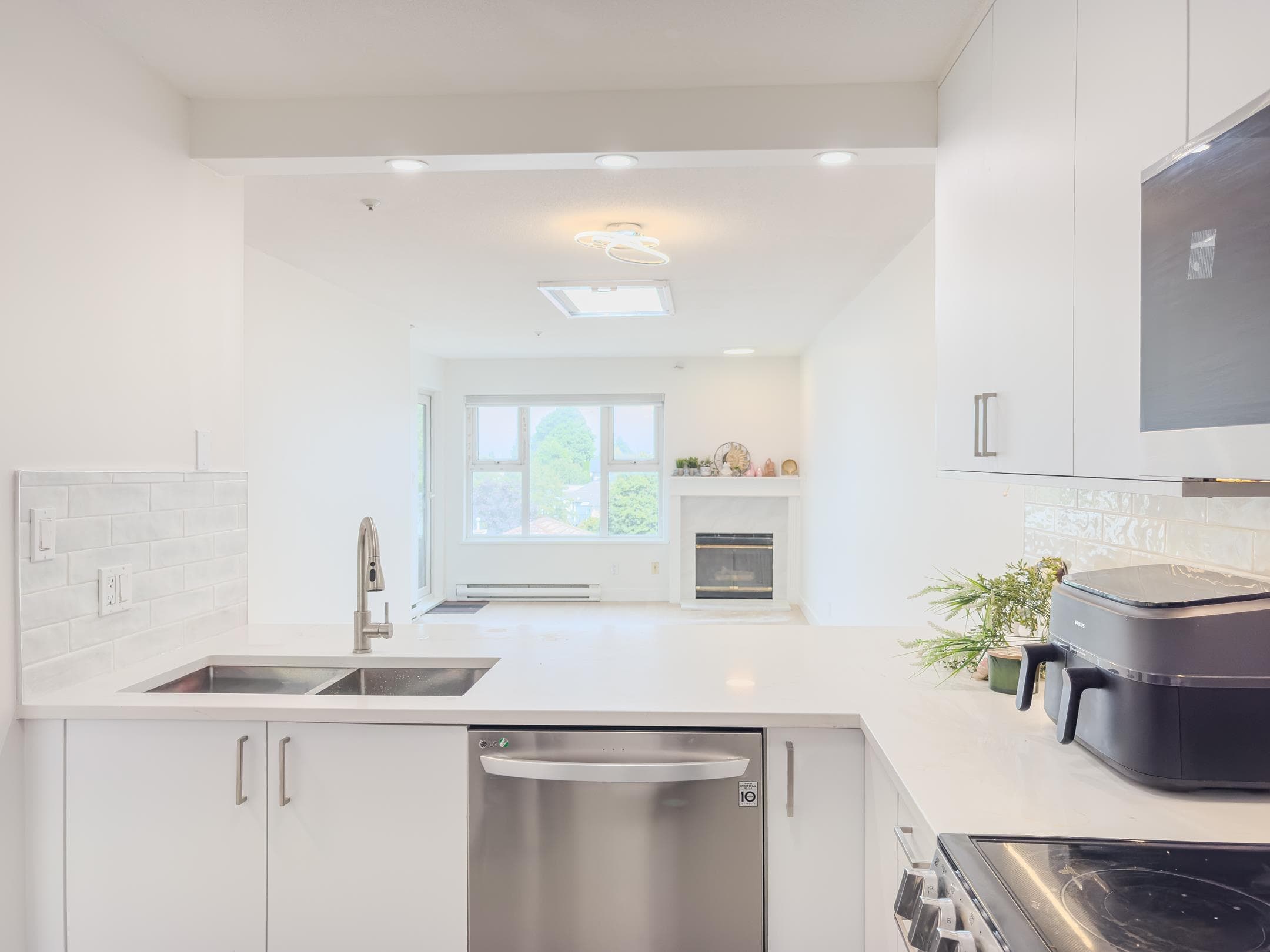 311 - 4893 Clarendon Street, Vancouver, V5R 3J3 — photo 1