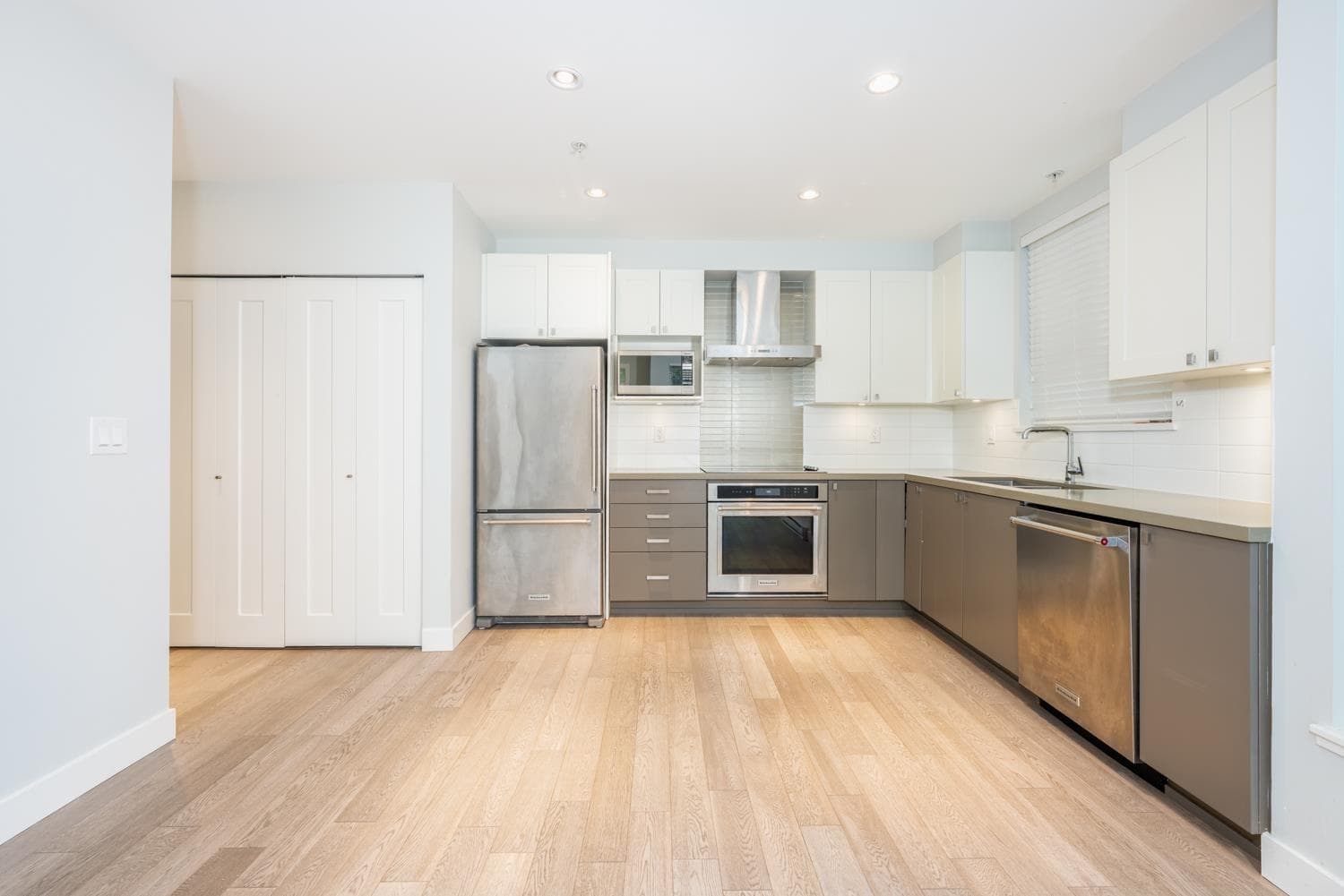 5 - 3221 Noel Drive, Burnaby, V3J 0H3 — photo 3