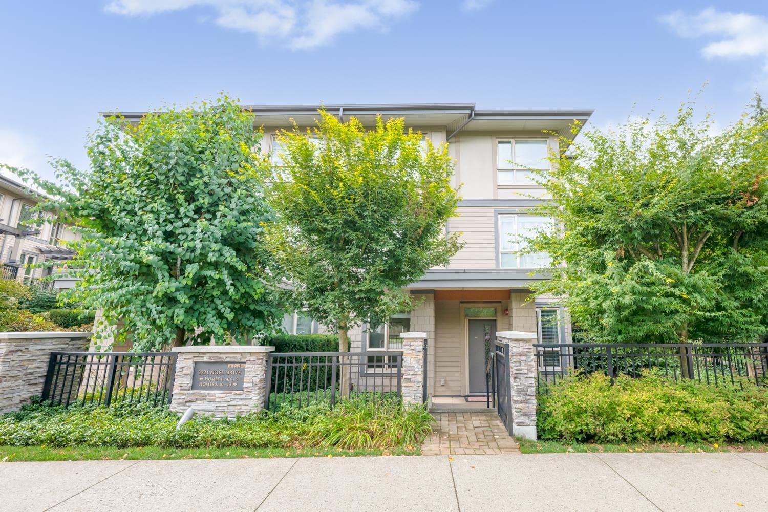 5 - 3221 Noel Drive, Burnaby, V3J 0H3 — photo 1