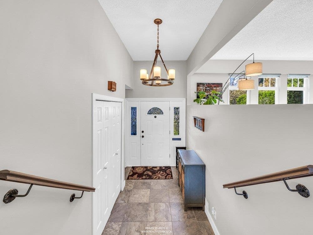 10920 Hogarth Drive, Richmond, V7E 3Z8 — photo 2