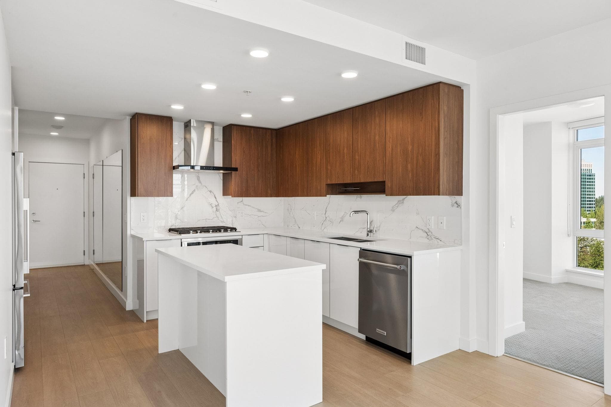 903 - 7683 Park Crescent, Burnaby, V3N 0J4 — photo 4
