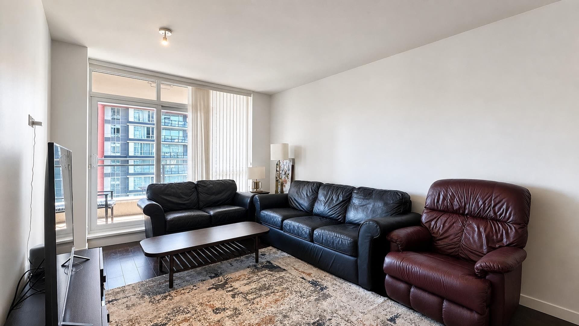 1805 - 3093 Windsor Gate, Coquitlam, V3B 0N2 — photo 3