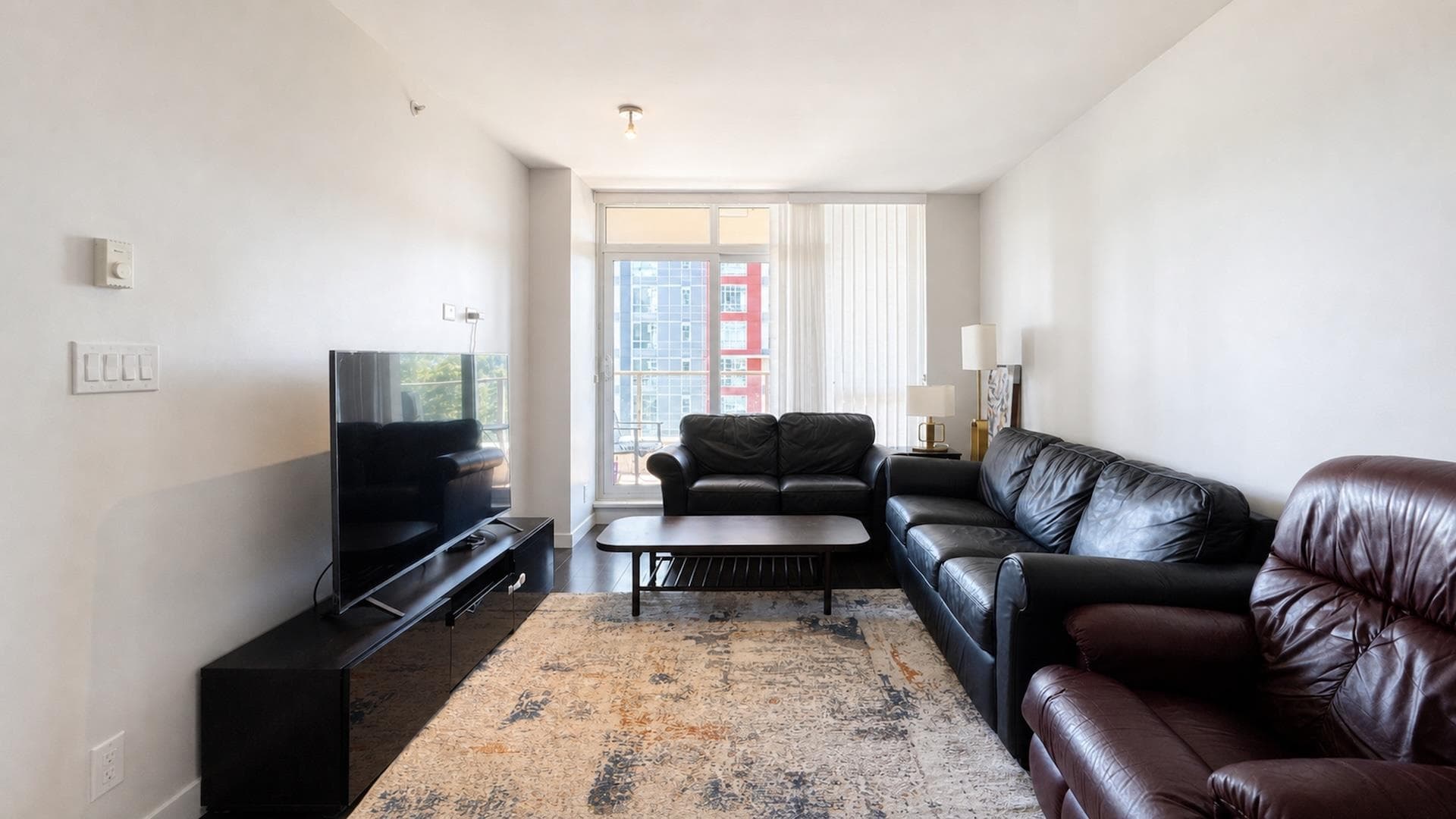 1805 - 3093 Windsor Gate, Coquitlam, V3B 0N2 — photo 4