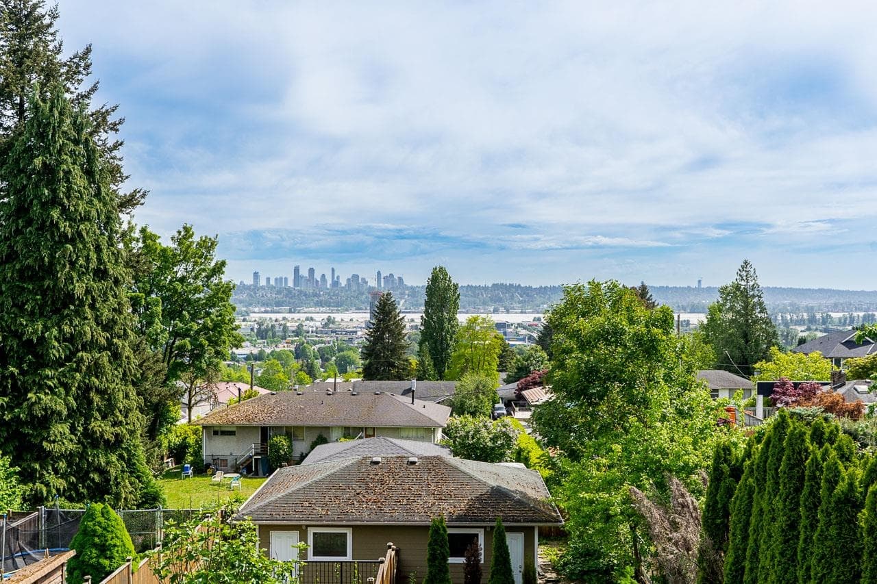 1124 Rochester Avenue, Coquitlam, V3K 2X4 — photo 4