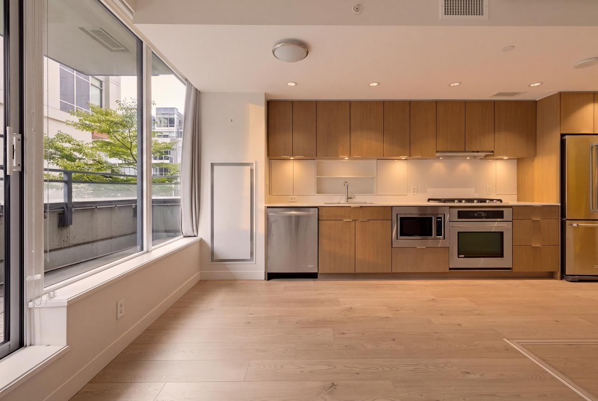 203 - 111 E 1st Avenue, Vancouver, V6A 0E9 — photo 4