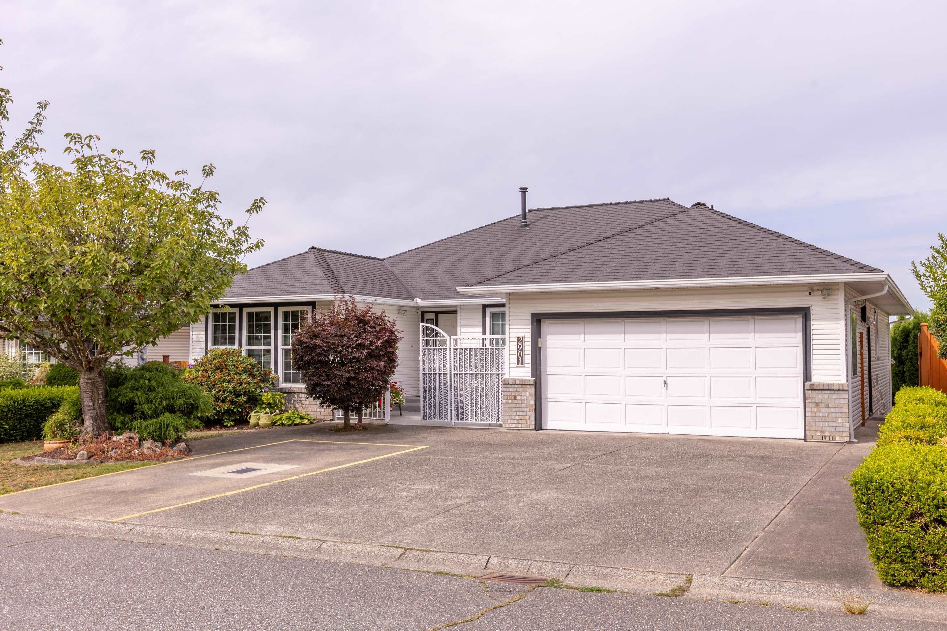 2901 Southern Place, Abbotsford, V2T 5H7 — photo 1