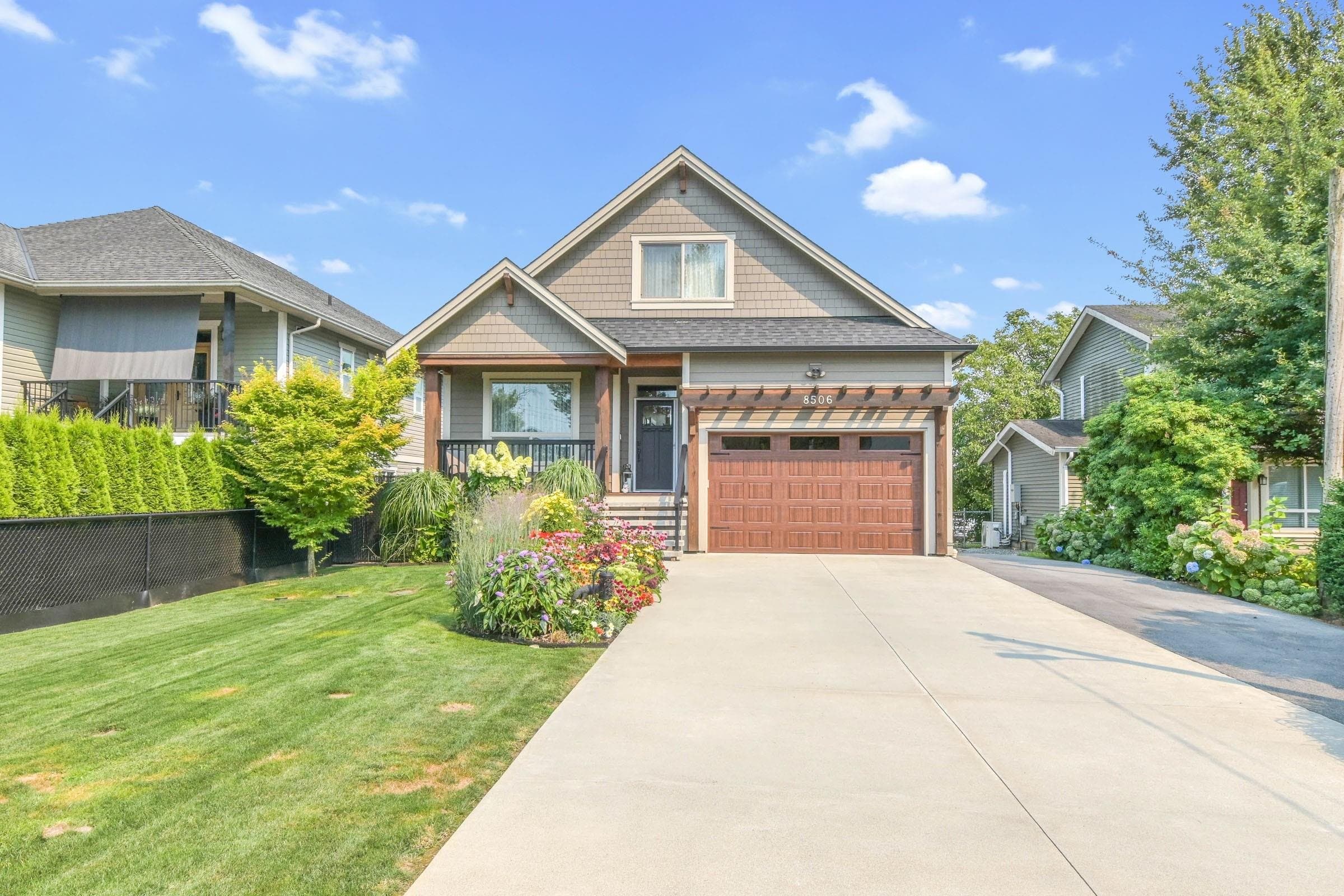 8506 Lakeview Road, Mission