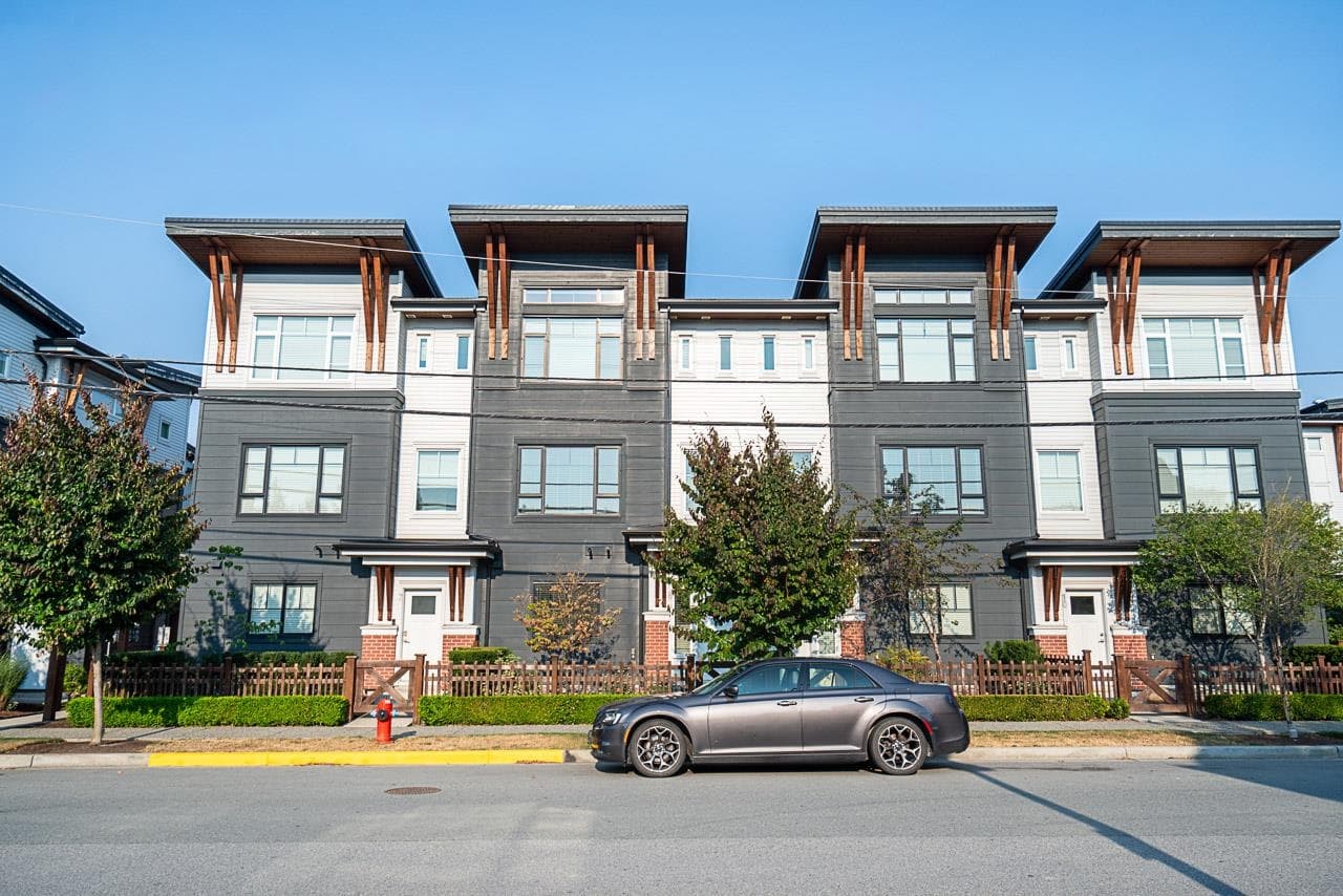8 - 22128 48a Avenue, Langley, V3A 0L6 — photo 1