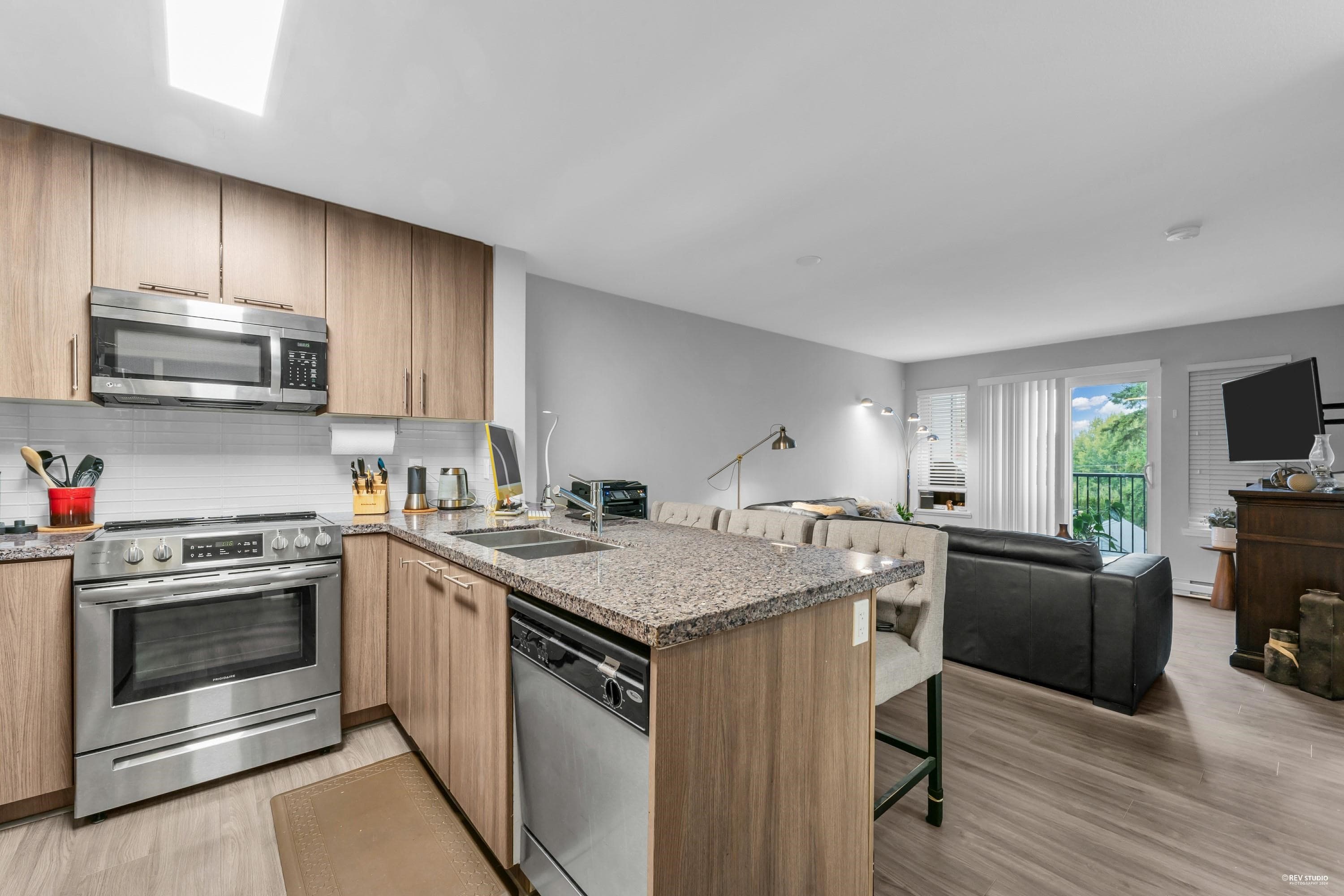 409 - 12075 Edge Street, Maple Ridge, V2X 9E6 — photo 1