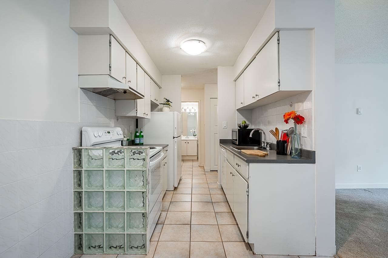 506 - 9857 Manchester Drive, Burnaby, V3N 4P5 — photo 5