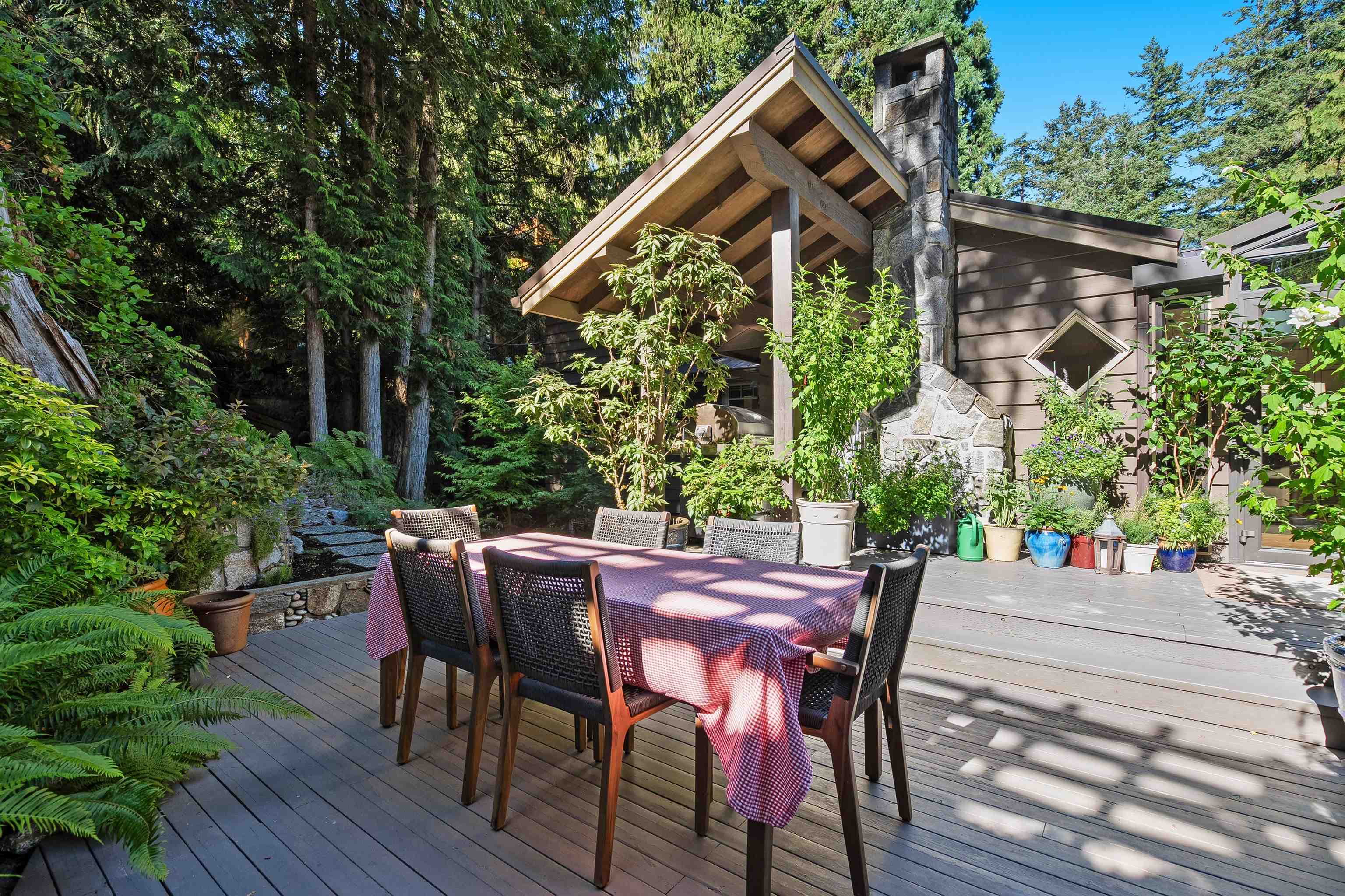 4613 Caulfeild Drive, West Vancouver, V7W 2T9 — photo 3