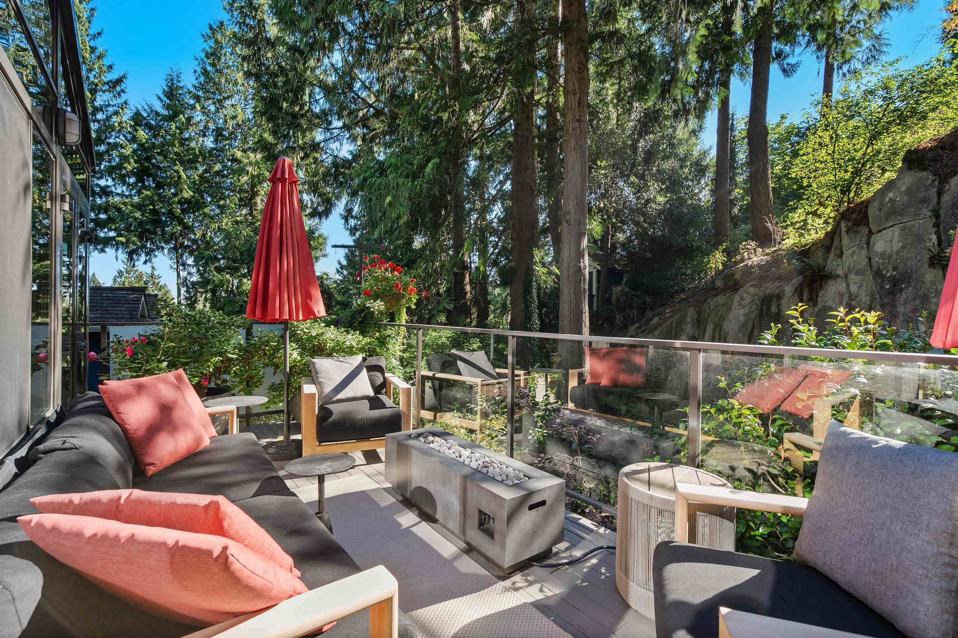 4613 Caulfeild Drive, West Vancouver, V7W 2T9 — photo 5