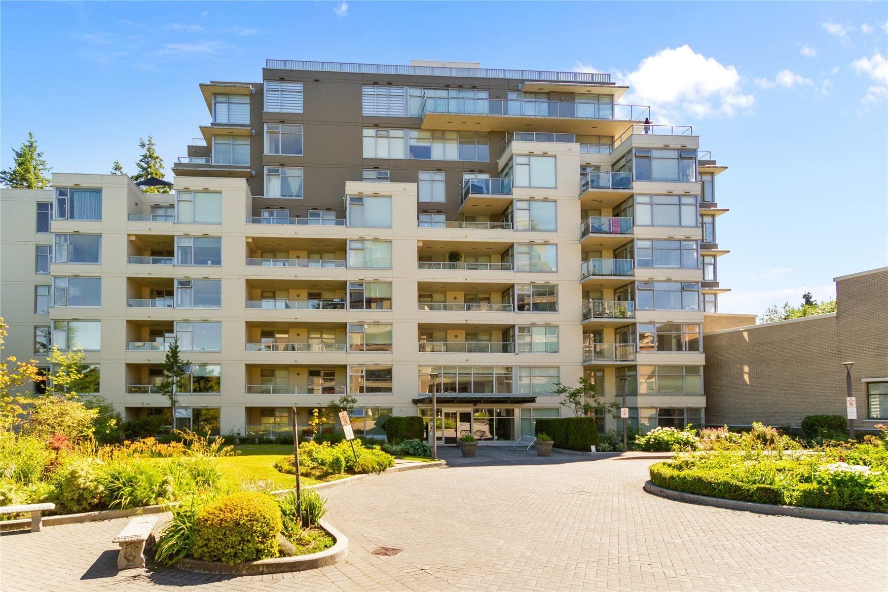 307 - 9298 University Crescent, Burnaby, V5A 4X8 — photo 1