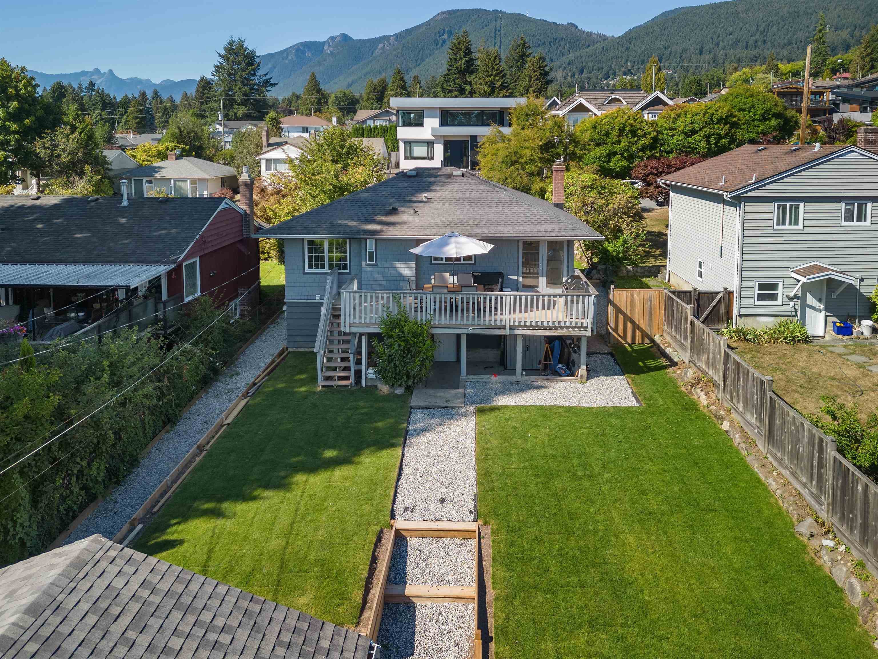 409 W 27th Street, North Vancouver, V7N 2H7 — photo 2
