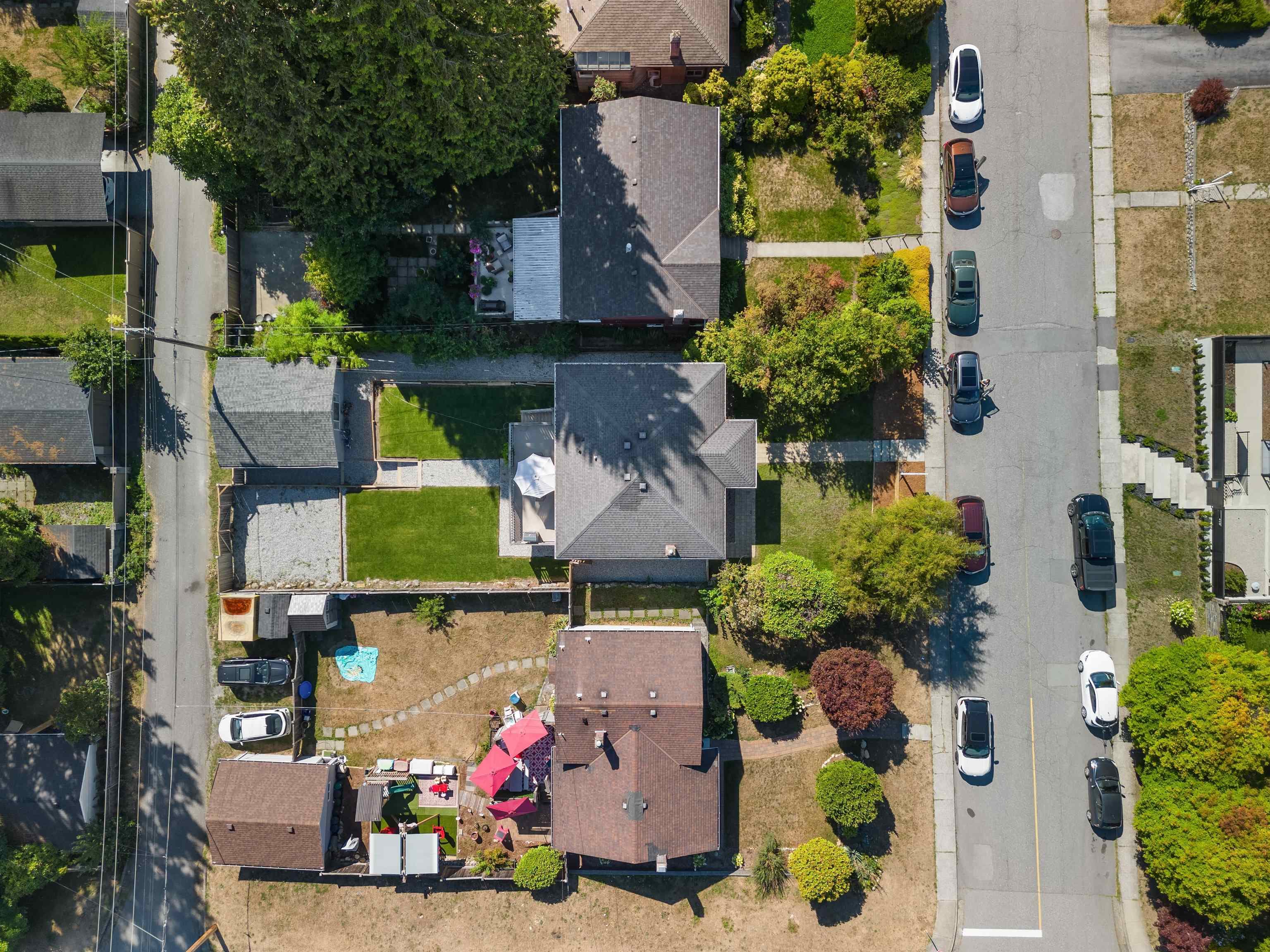 409 W 27th Street, North Vancouver, V7N 2H7 — photo 5