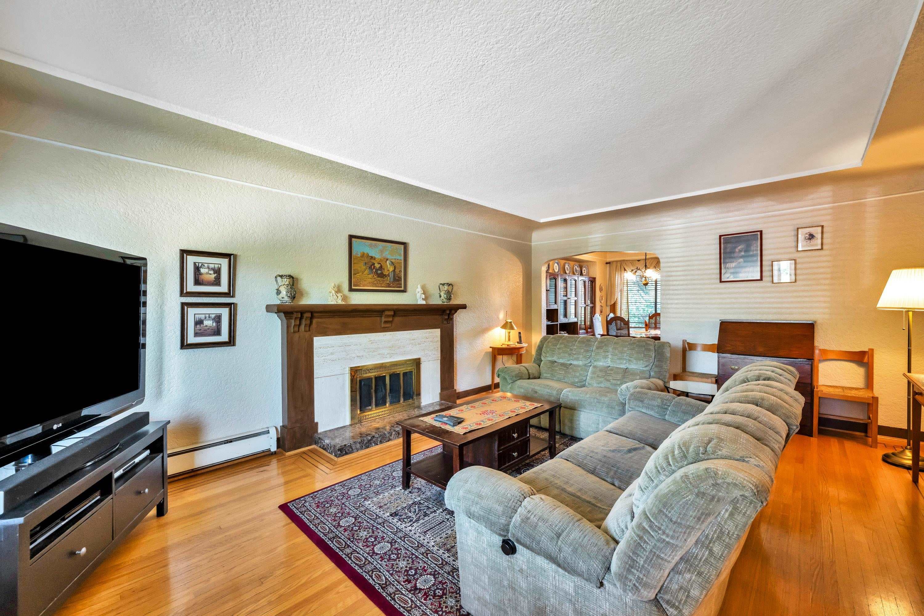 3778 Triumph Street, Burnaby, V5C 1Y4 — photo 2