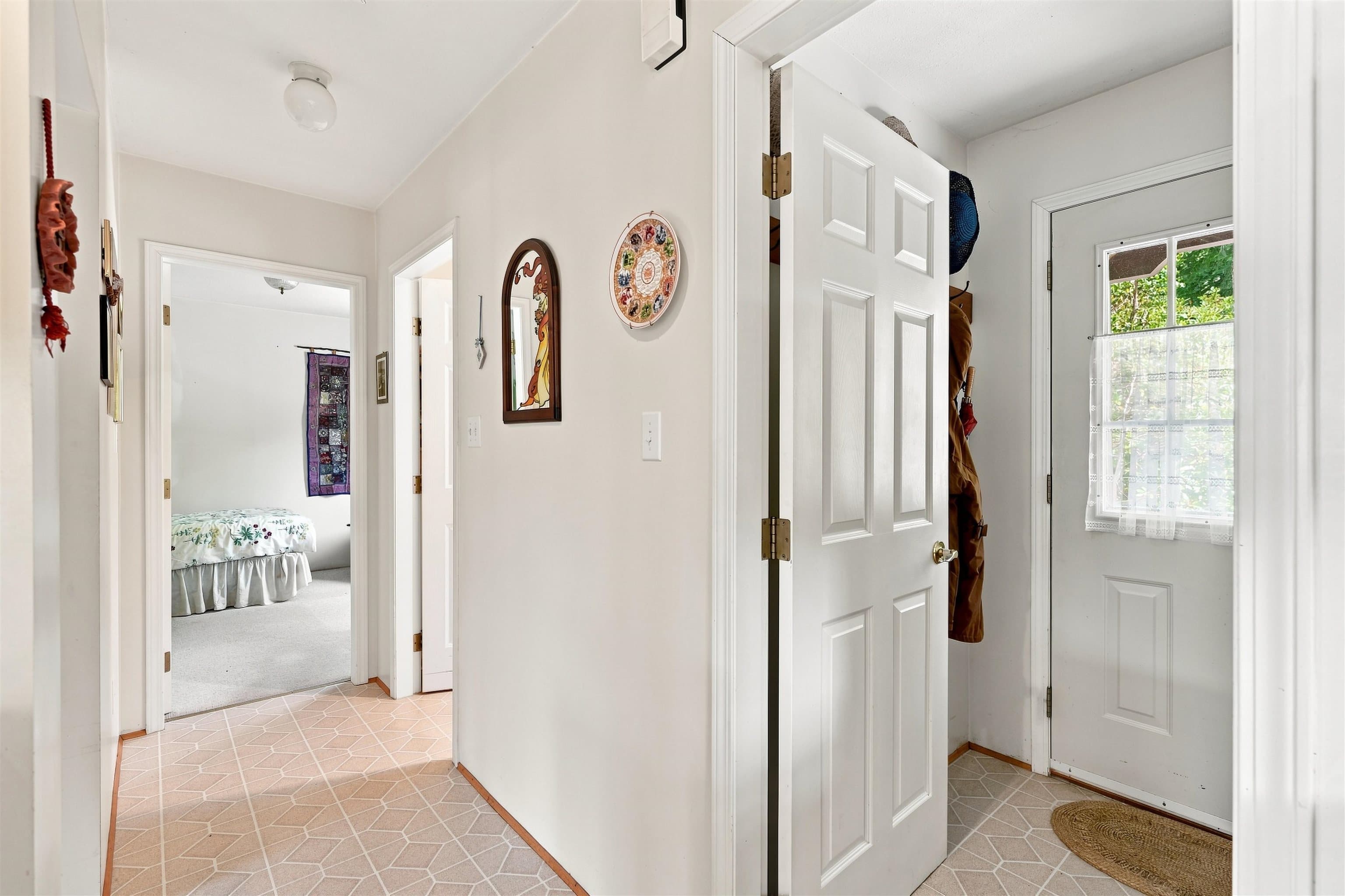 1635 Grady Road, Gibsons, V0N 1V6 — photo 5