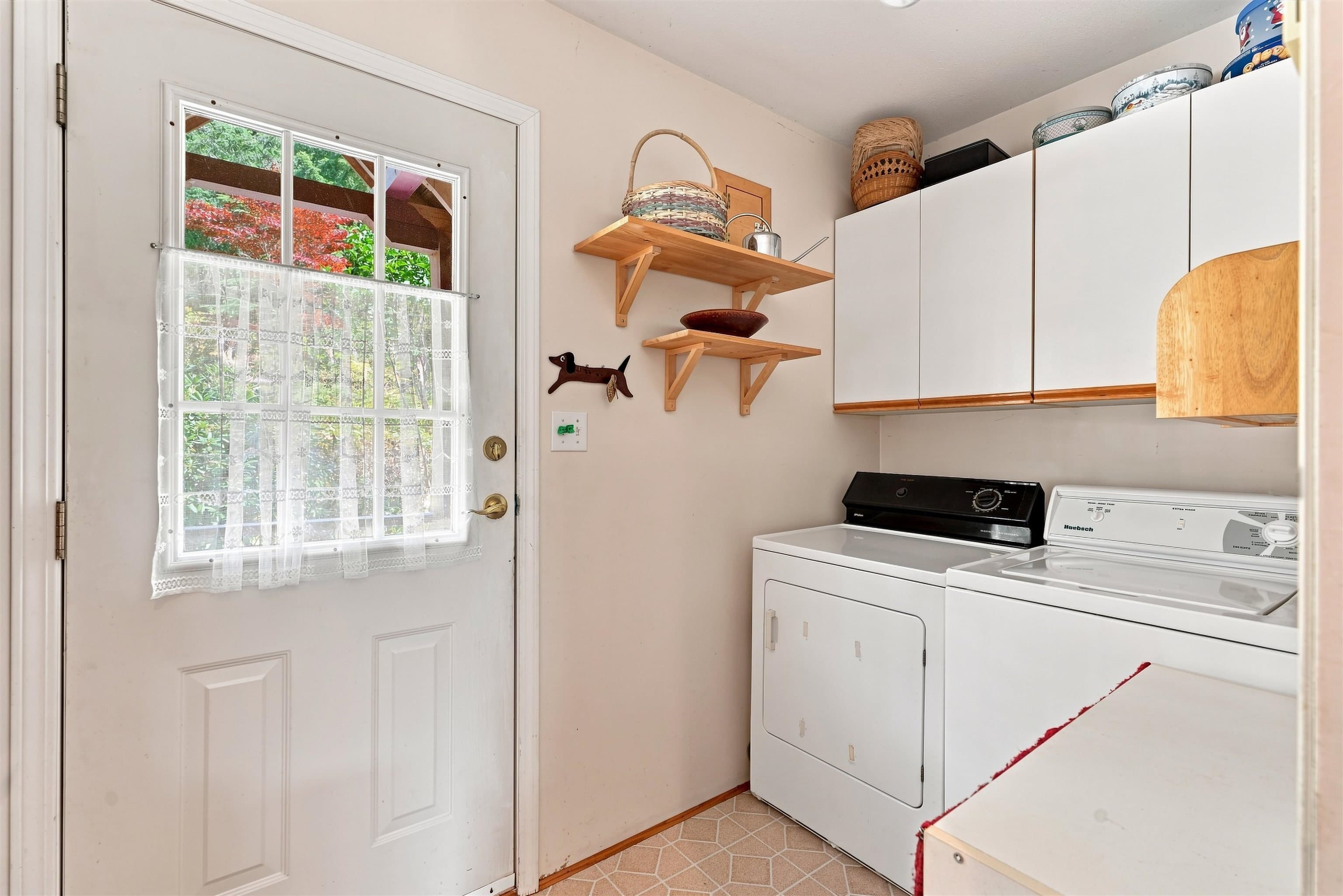1635 Grady Road, Gibsons, V0N 1V6 — photo 4