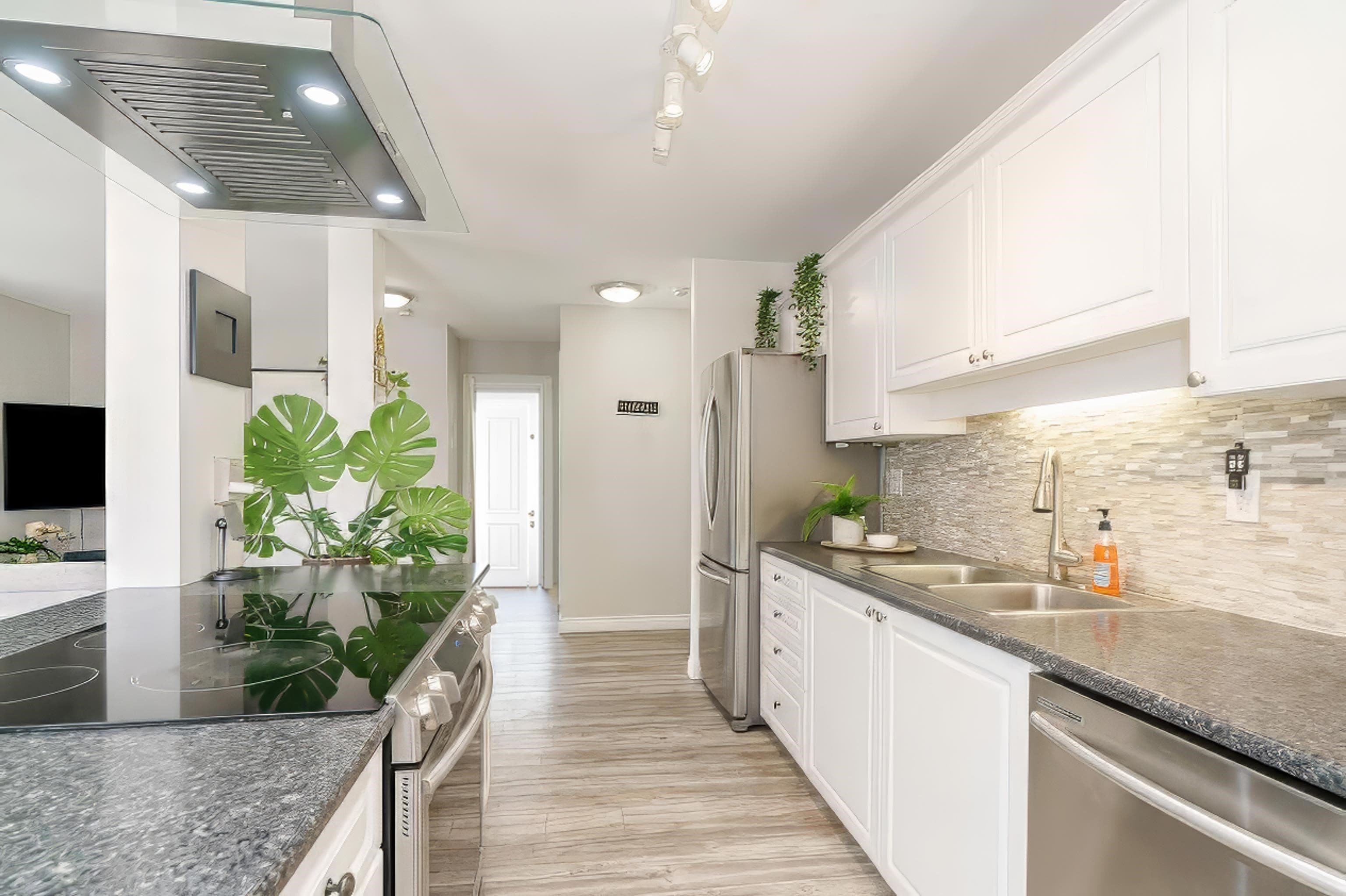 312 - 13771 72a Avenue, Surrey, V3W 9C6 — photo 4