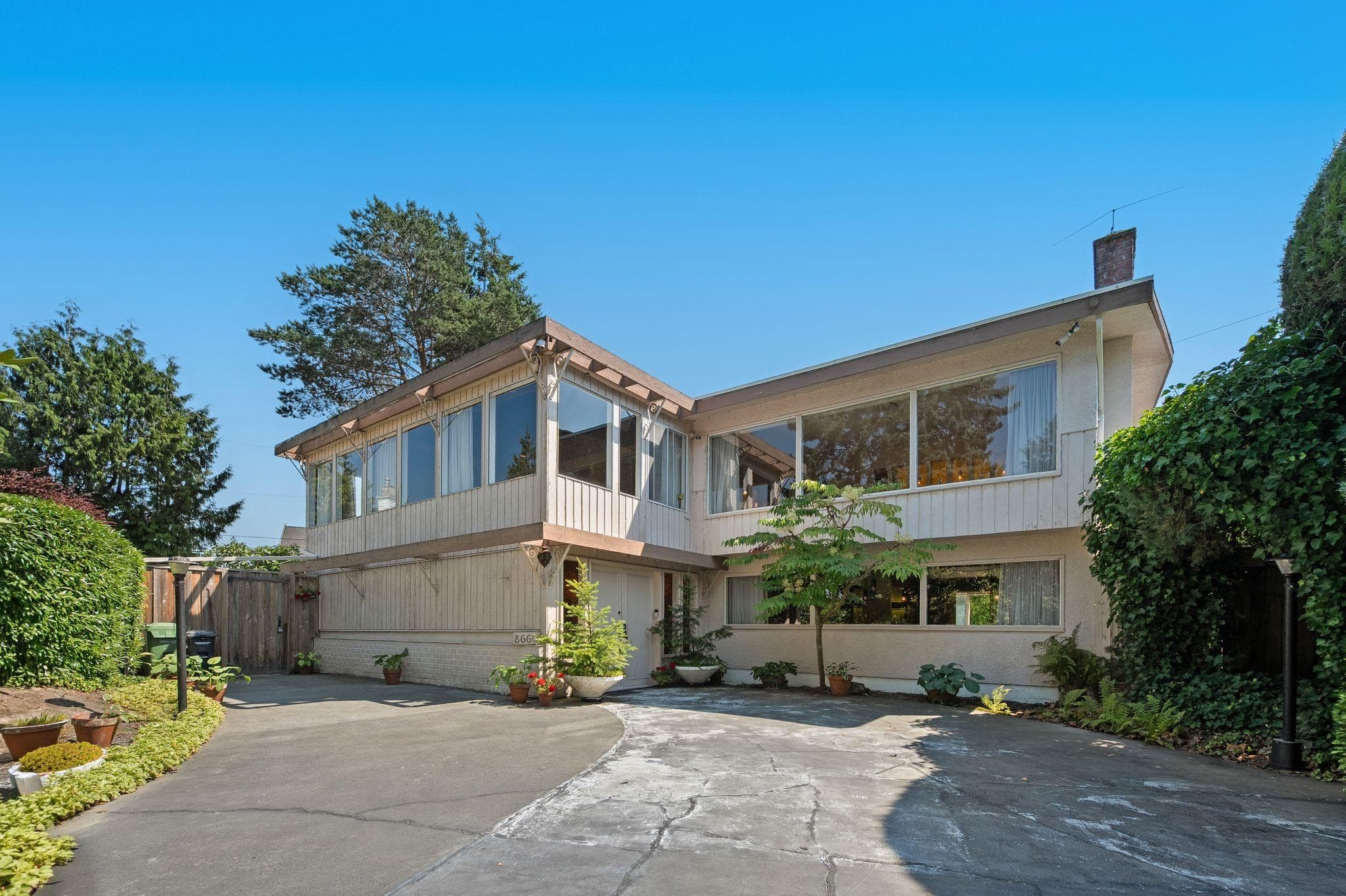8660 Fairfax Crescent, Richmond, V7C 1Y1 — photo 2
