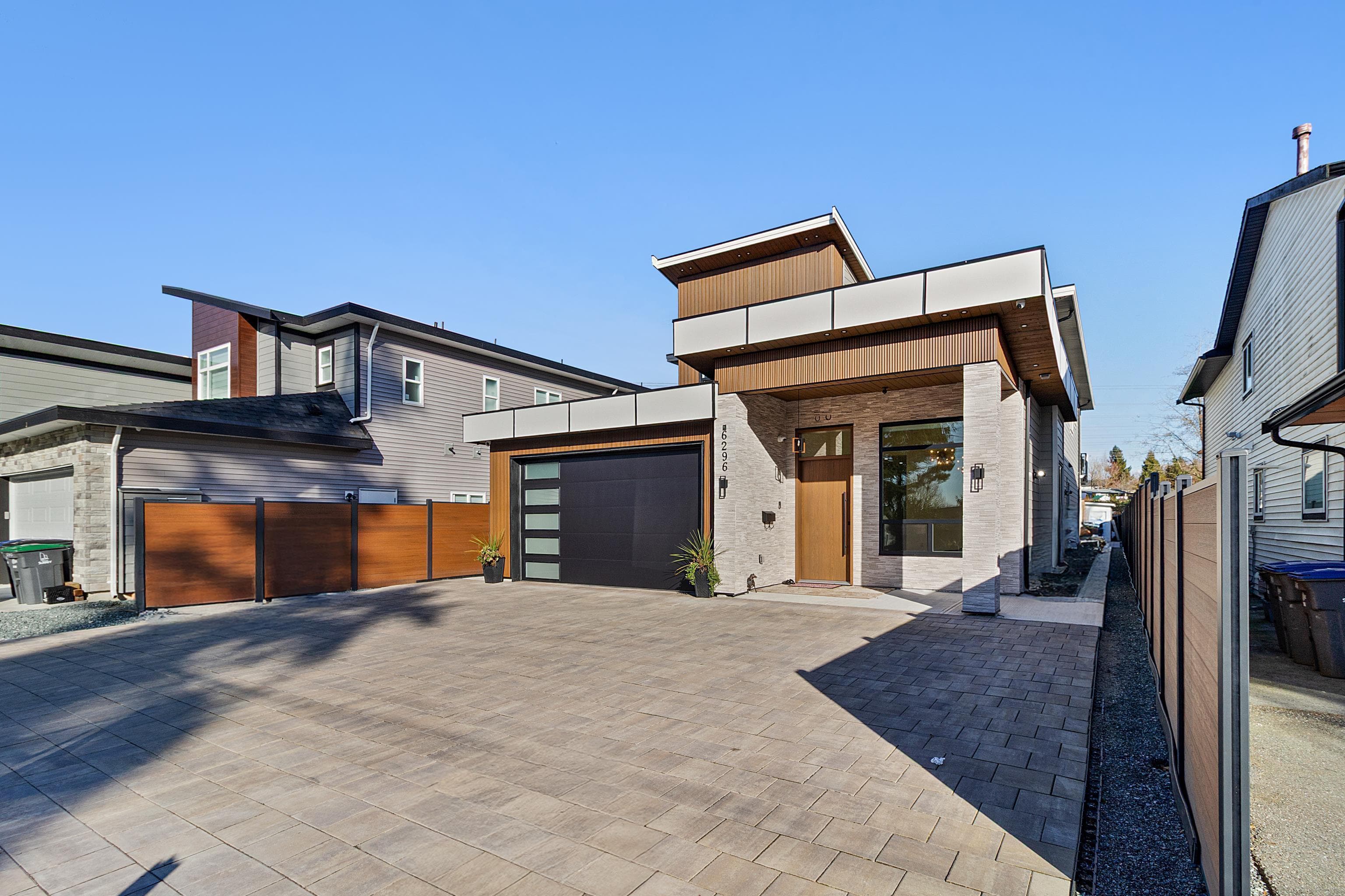 6296 181a Street, Surrey, V3S 4M4 — photo 2