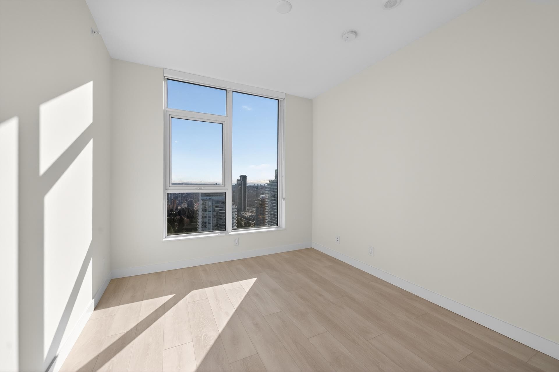 2302 - 537 Cottonwood Avenue, Coquitlam, V3J 0S4 — photo 5