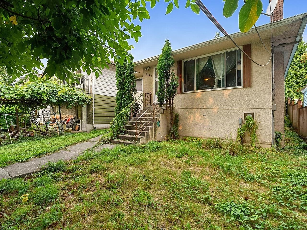 8247 10th Avenue, Burnaby, V3N 2S6 — photo 2