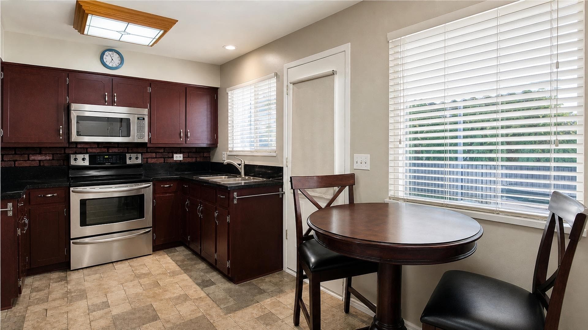 1798 Heather Avenue, Port Coquitlam, V3B 2L1 — photo 3