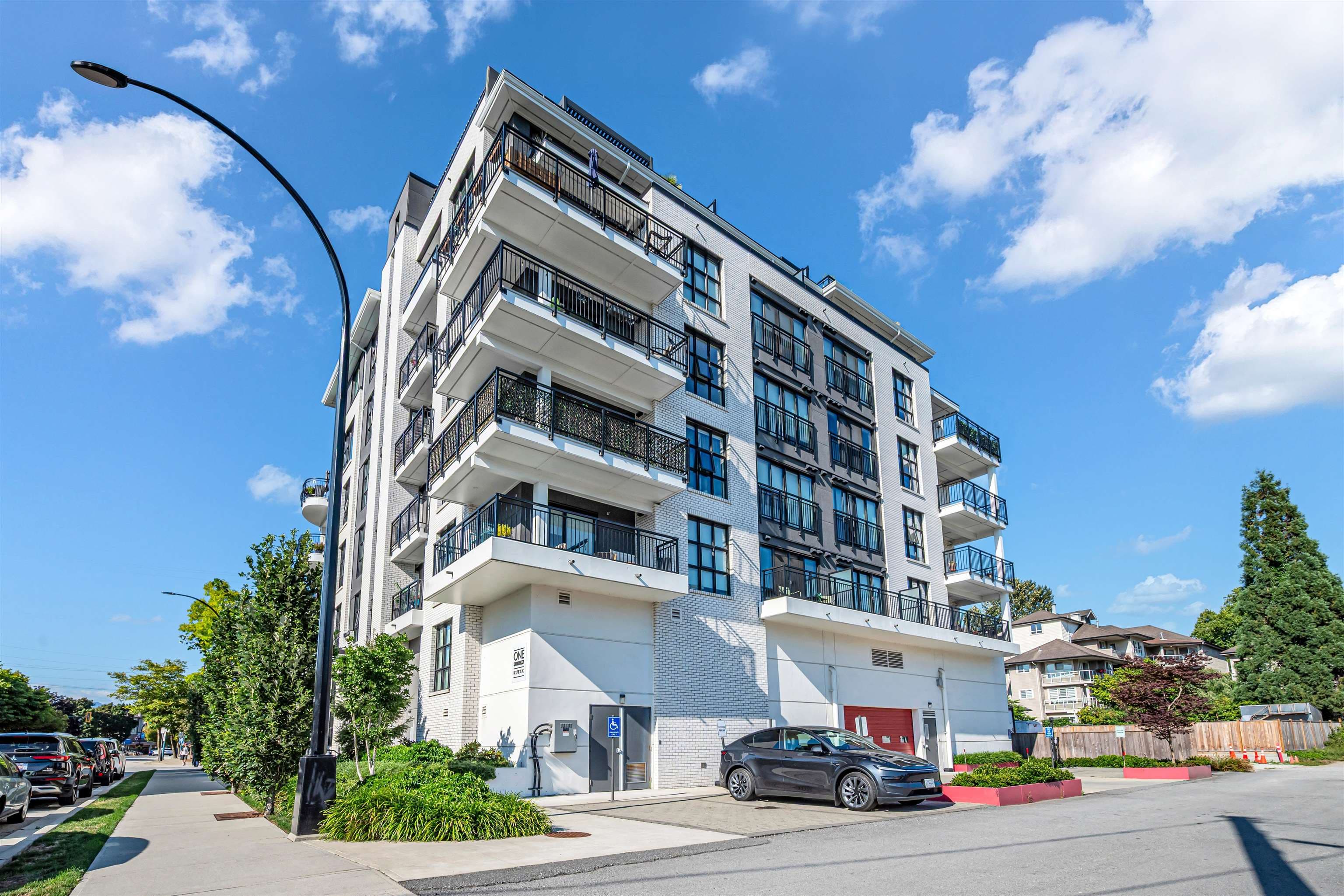 406 - 2446 Shaughnessy Street, Port Coquitlam, V3C 3E5 — photo 2