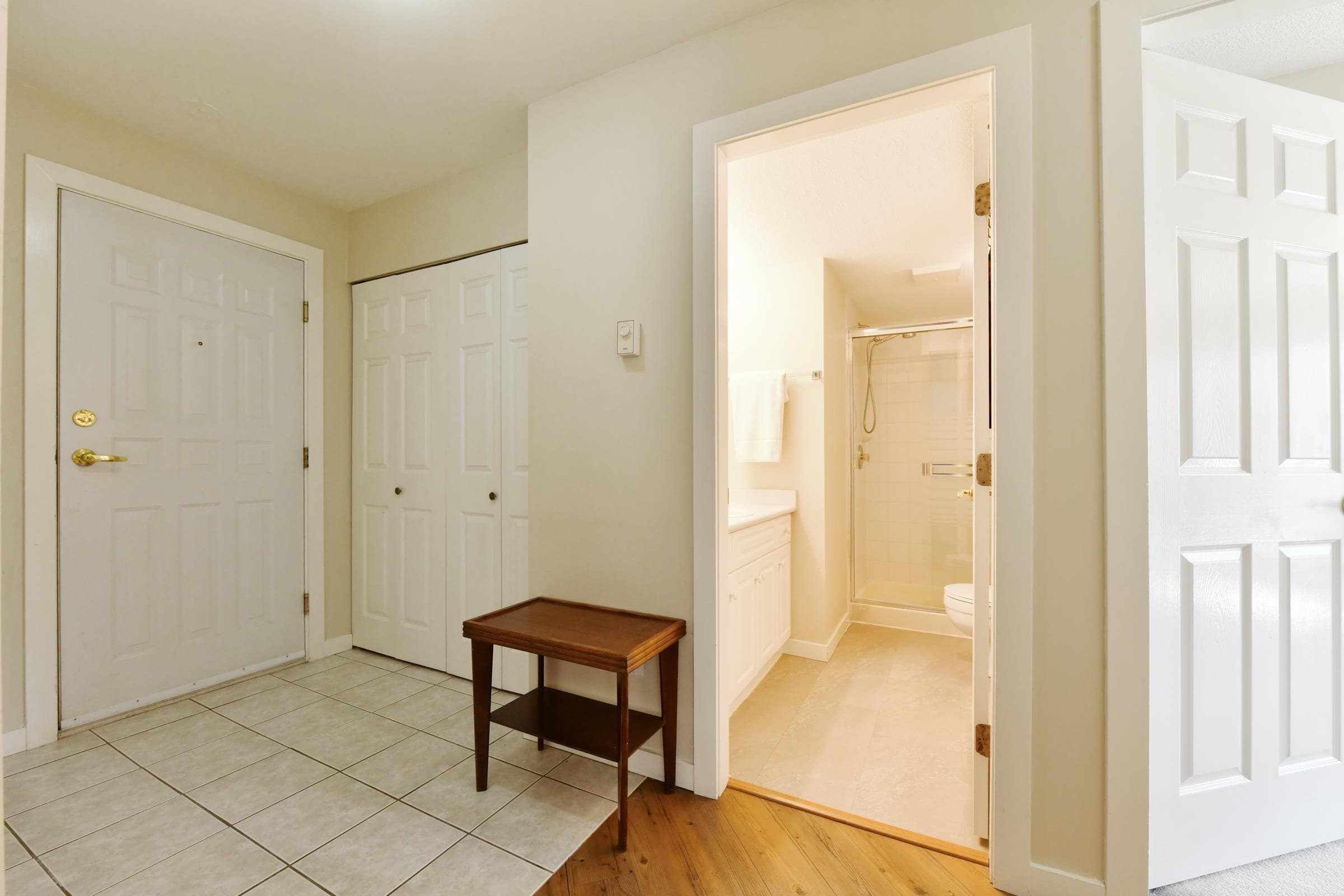 303 - 3174 Gladwin Road, Abbotsford, V2T 5T5 — photo 3