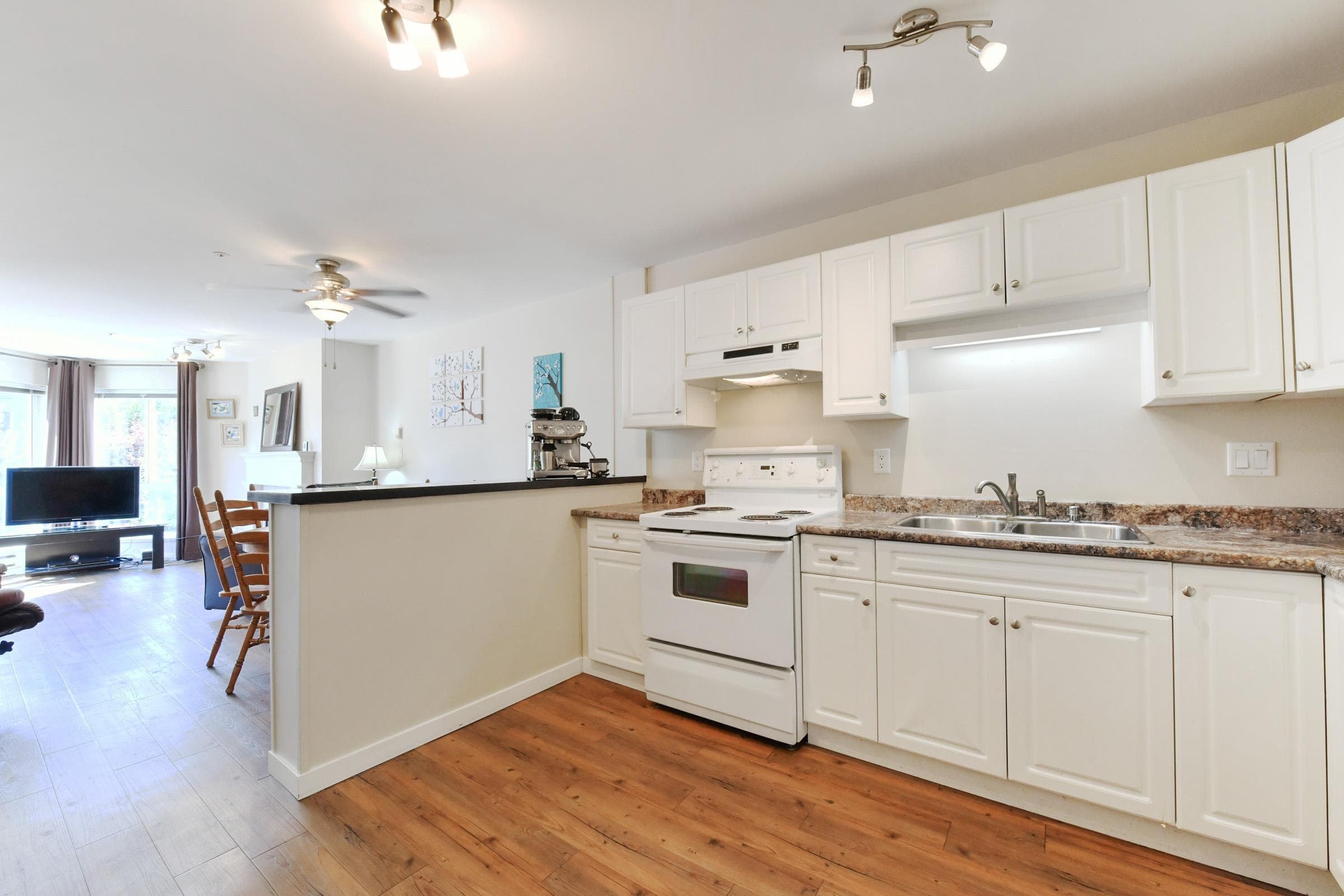 303 - 3174 Gladwin Road, Abbotsford, V2T 5T5 — photo 5