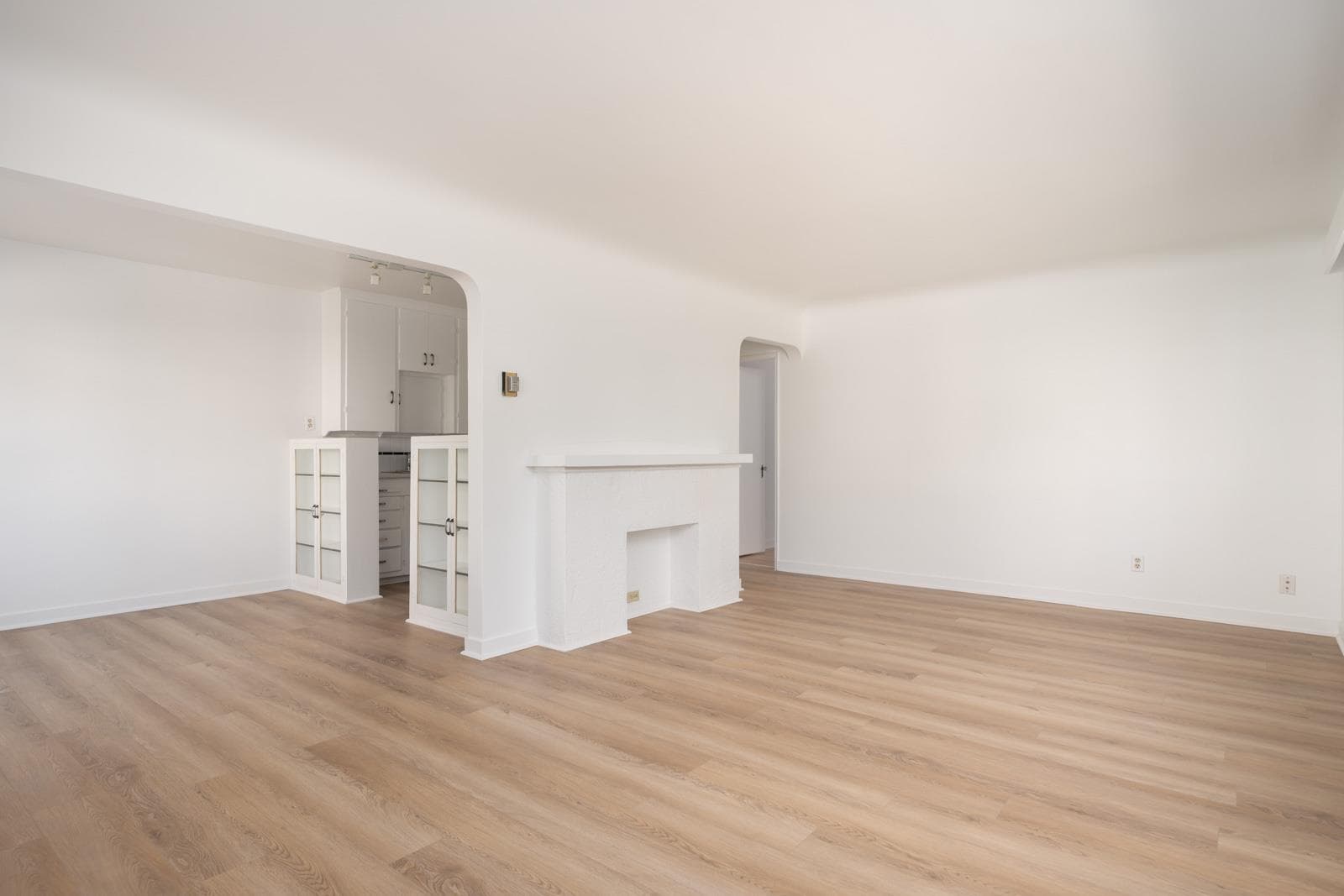 105 - 735 Royal Avenue, New Westminster, V3M 1J6 — photo 4