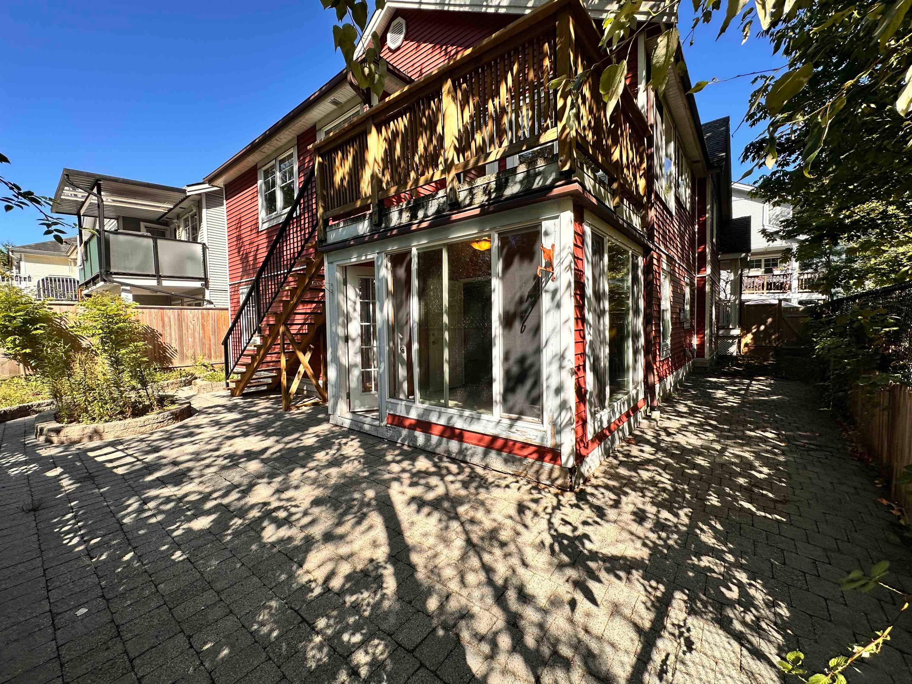 301 - 3000 Riverbend Drive, Coquitlam, V3C 6R1 — photo 2