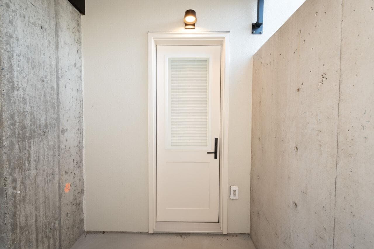 Lower - 5770 Kitchener Street, Burnaby, V5B 2J2 — photo 3