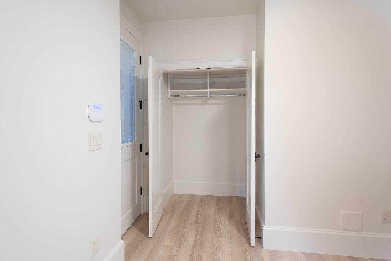 Lower - 5770 Kitchener Street, Burnaby, V5B 2J2 — photo 4