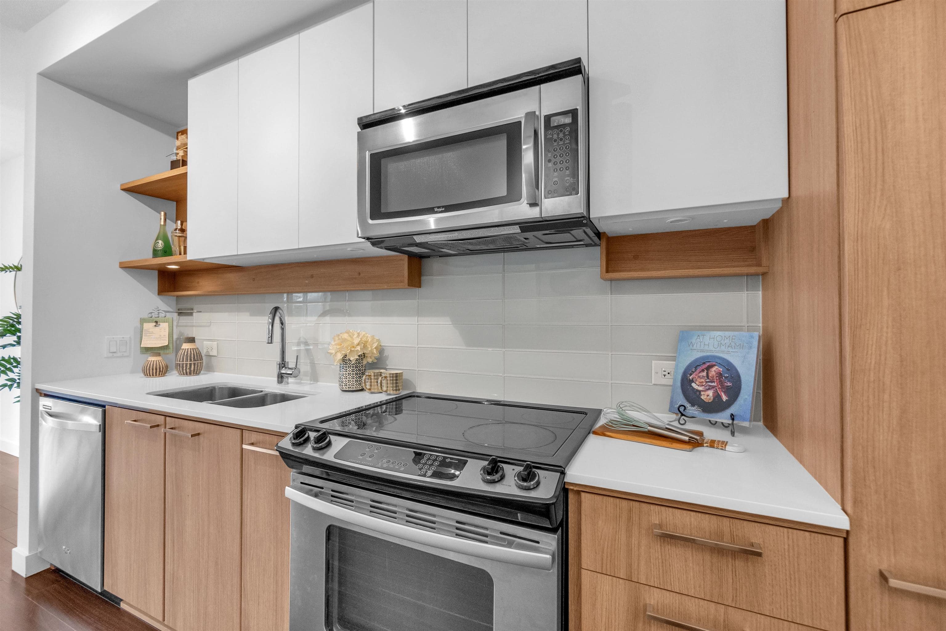 107 - 608 Como Lake Avenue, Coquitlam, V3J 0B2 — photo 3