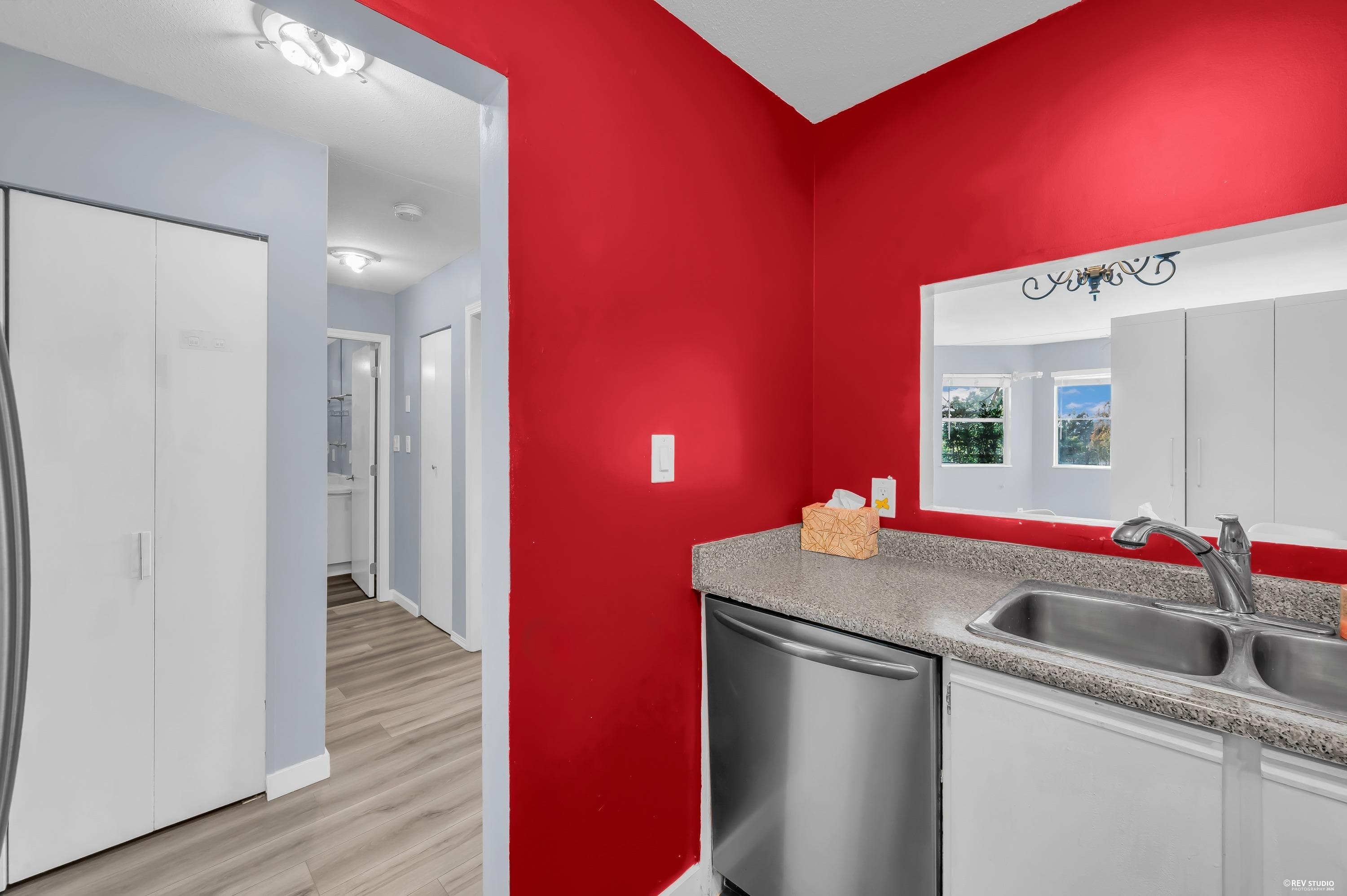 115 - 918 Roderick Avenue, Coquitlam, V3K 1R1 — photo 4