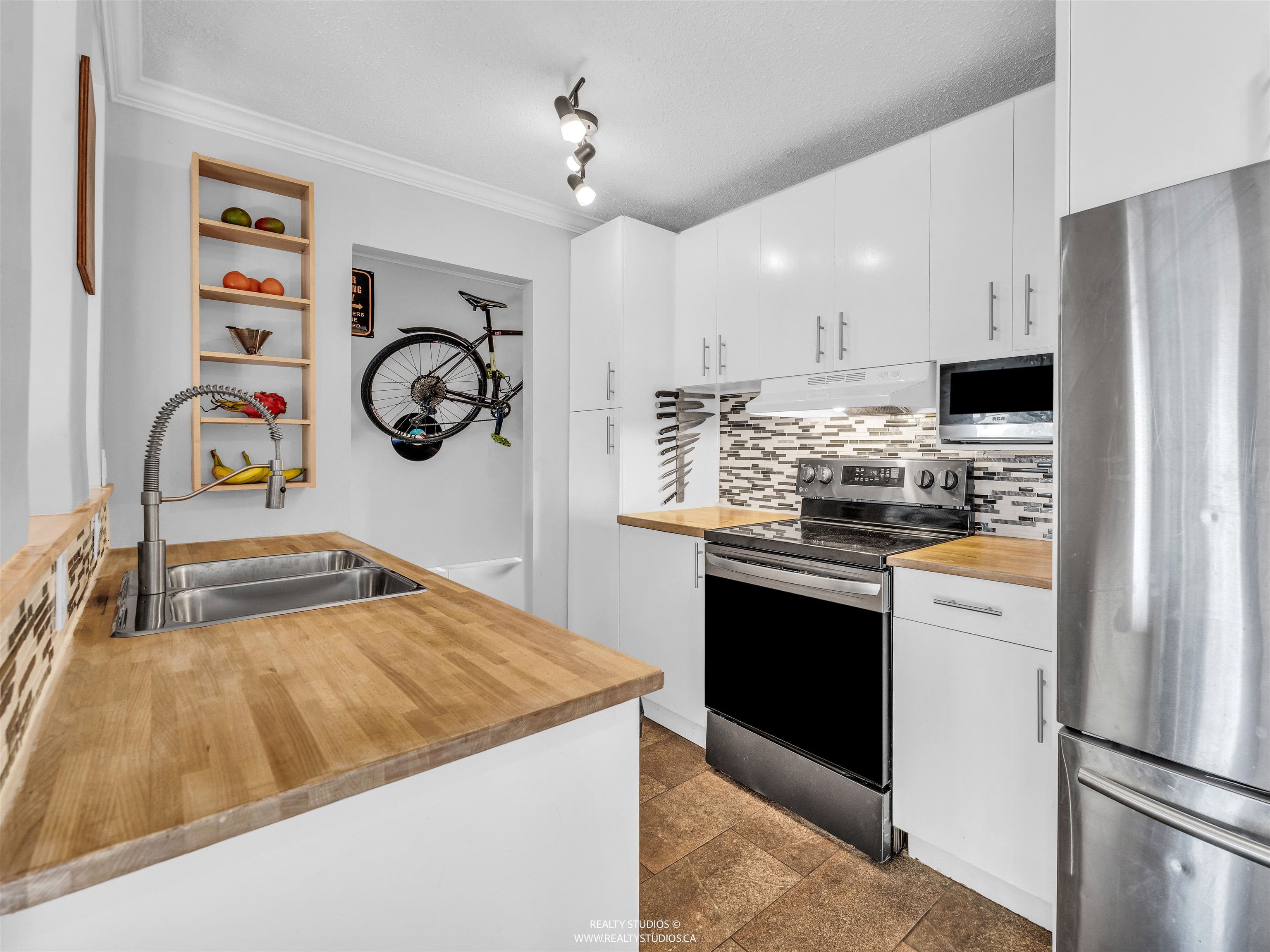 306 - 2222 Cambridge Street, Vancouver, V5L 1E6 — photo 2