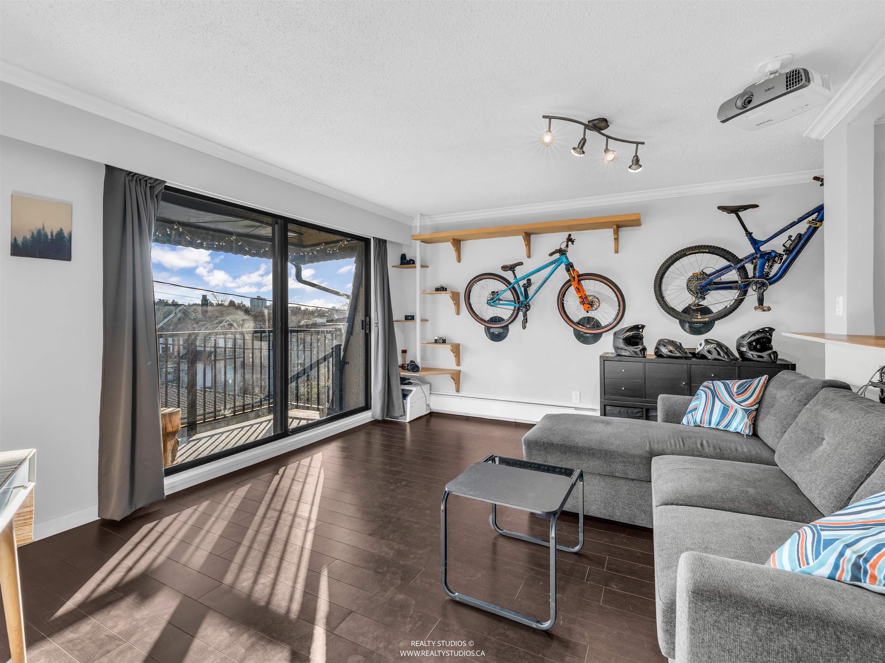 306 - 2222 Cambridge Street, Vancouver