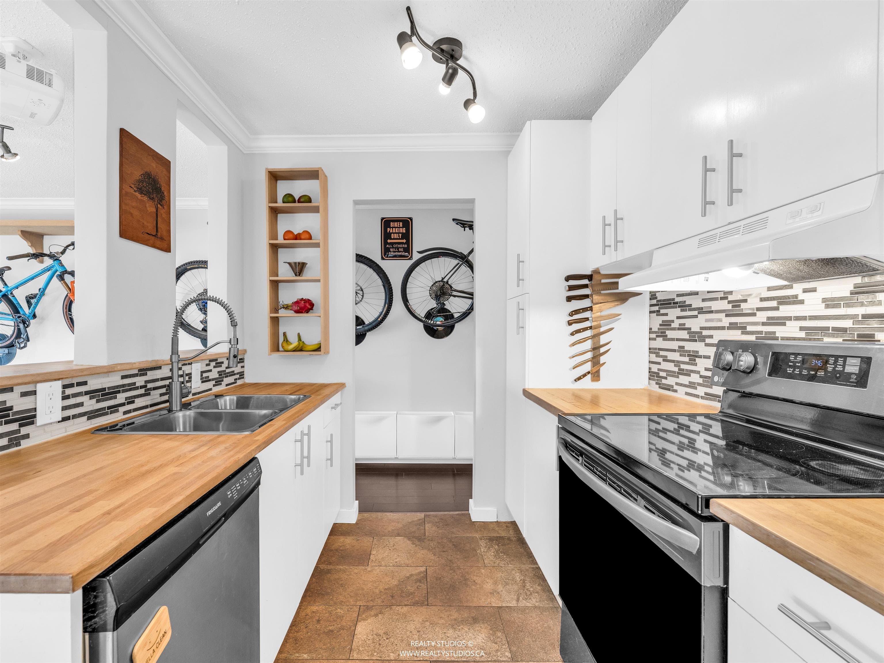 306 - 2222 Cambridge Street, Vancouver, V5L 1E6 — photo 4